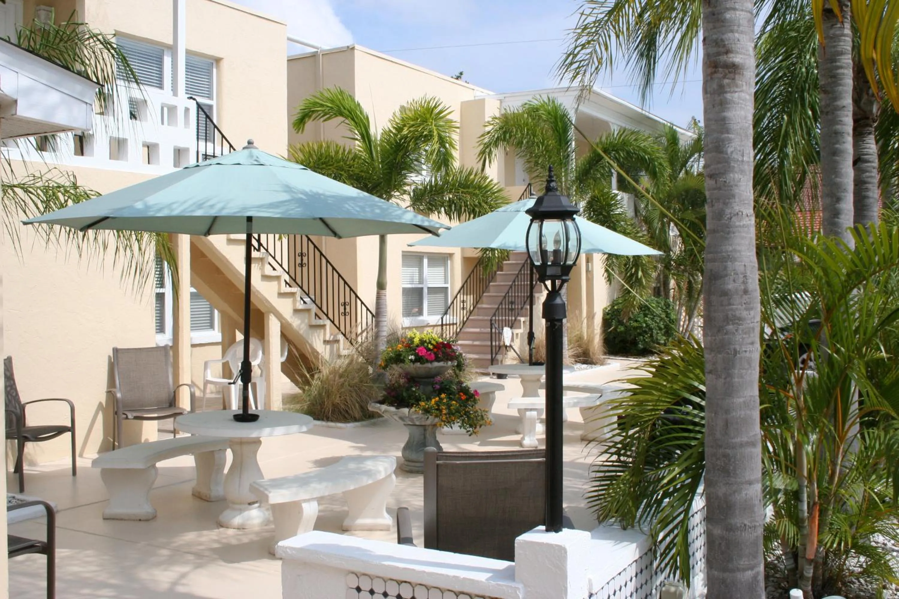 Patio in Venice Beach Villas
