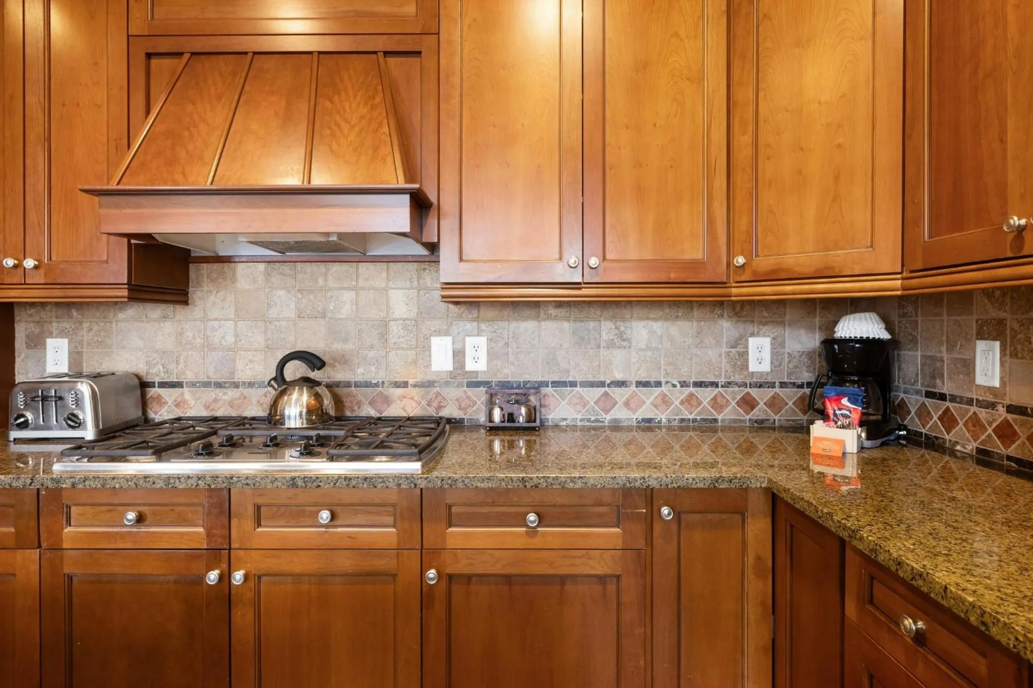 Communal kitchen in Timbers & Lone Eagle by Vail Resorts