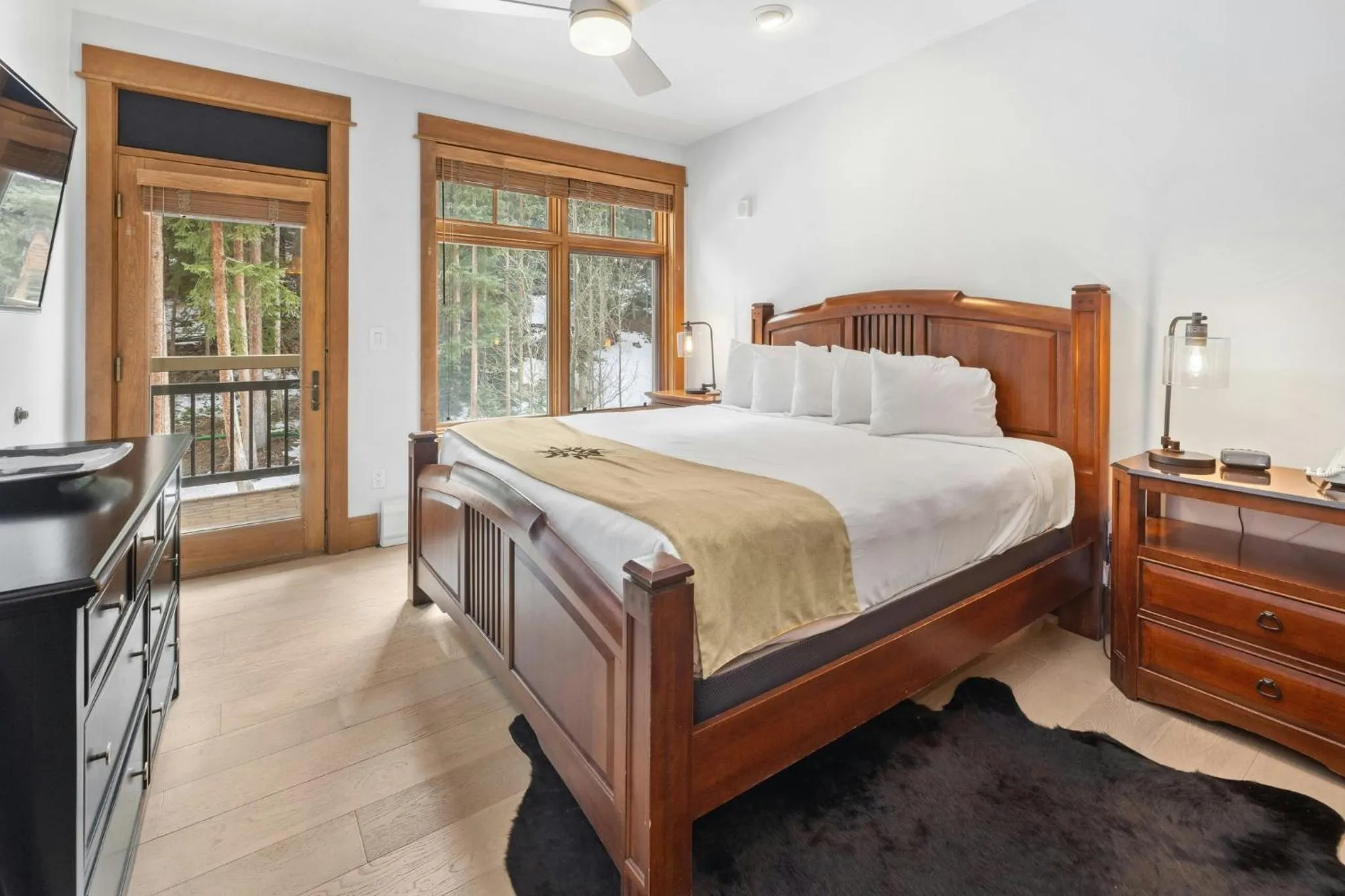 Bedroom, Bed in Timbers & Lone Eagle by Vail Resorts