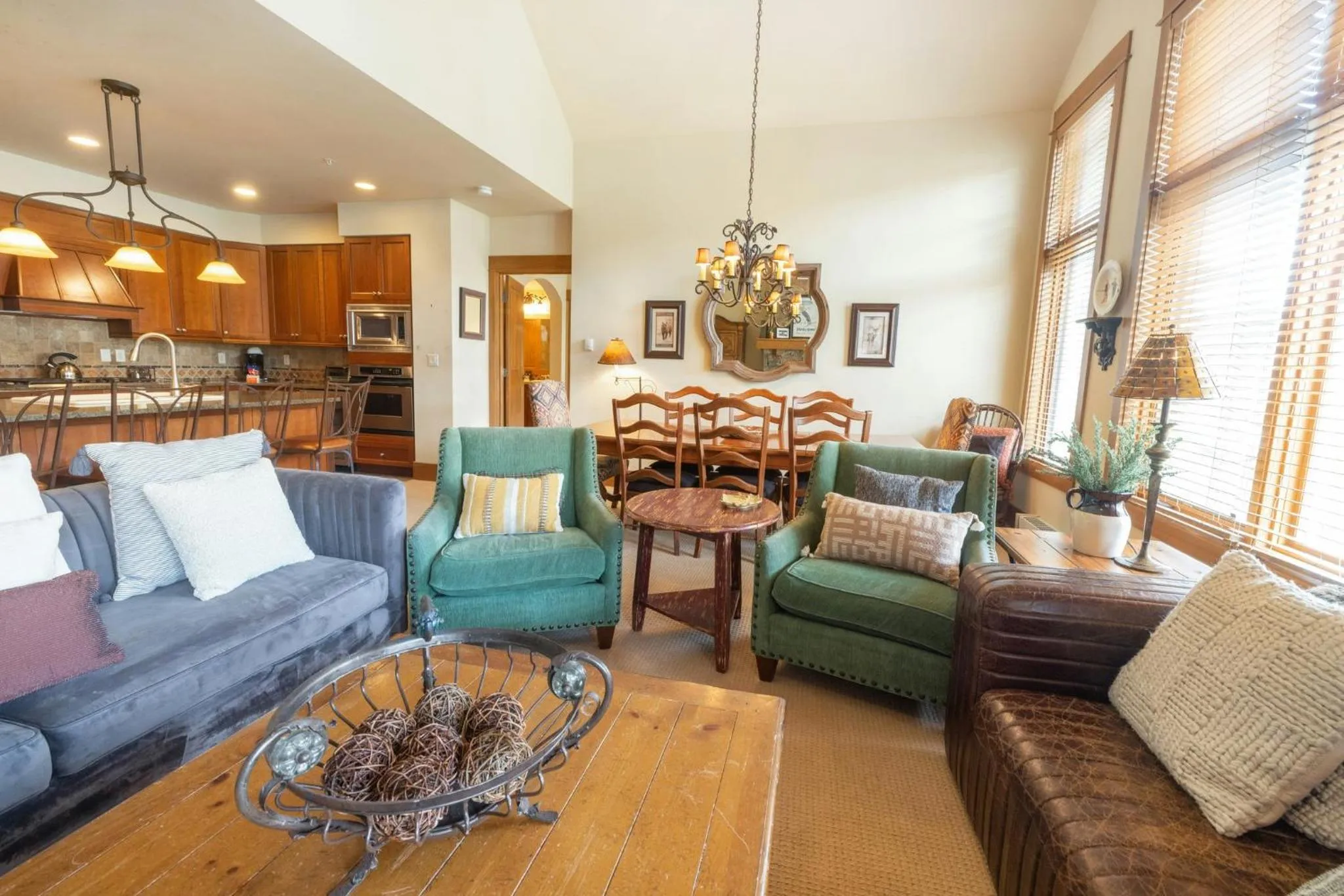 Living room in Timbers & Lone Eagle by Vail Resorts