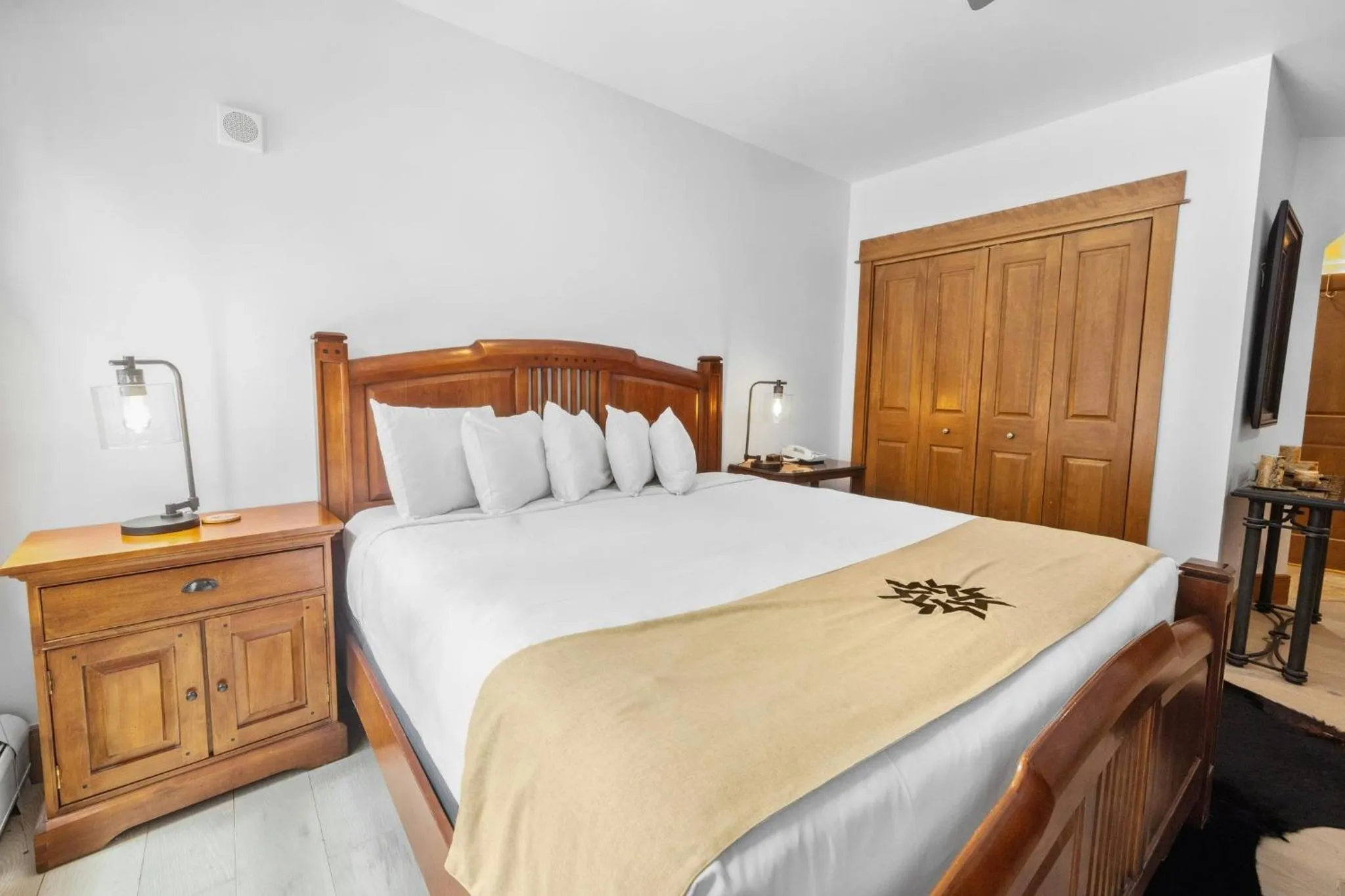 Bedroom, Bed in Timbers & Lone Eagle by Vail Resorts