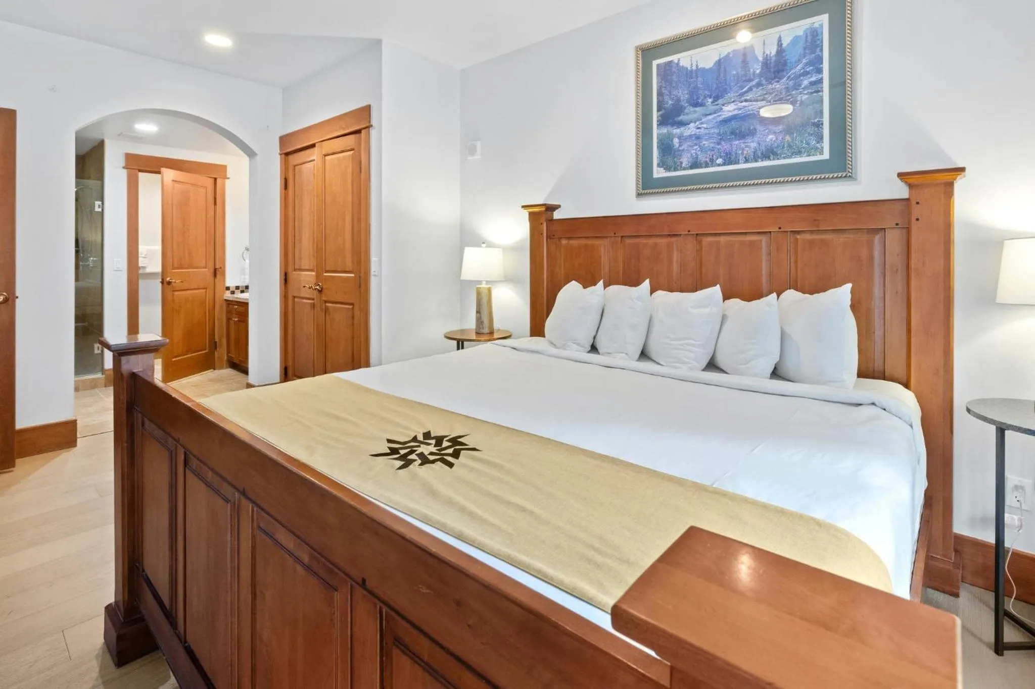 Bathroom, Bed in Timbers & Lone Eagle by Vail Resorts