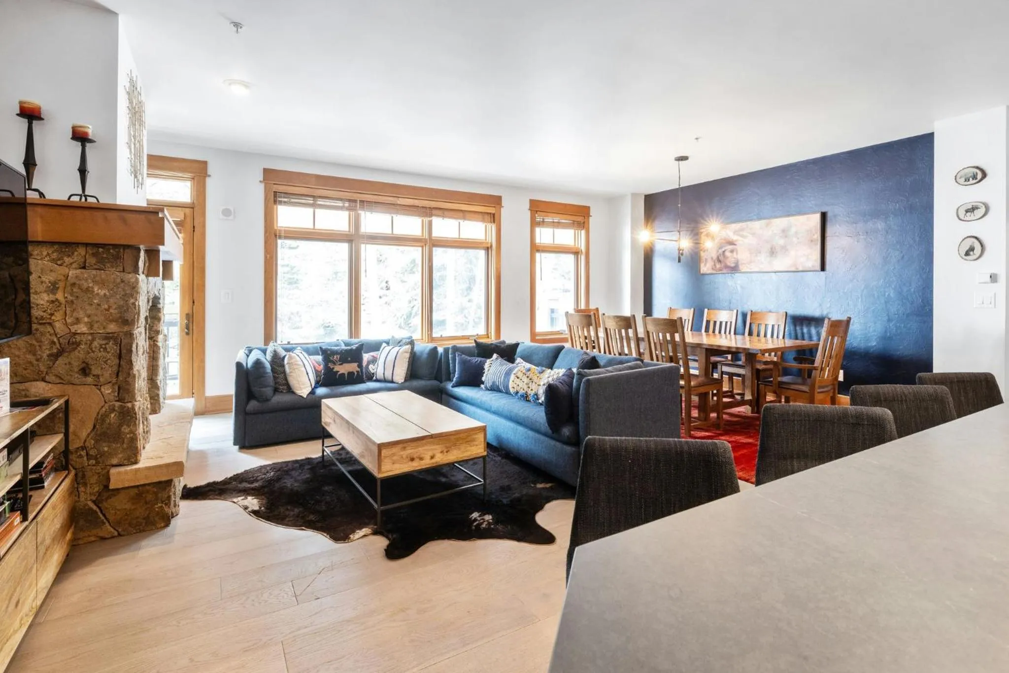 Living room in Timbers & Lone Eagle by Vail Resorts