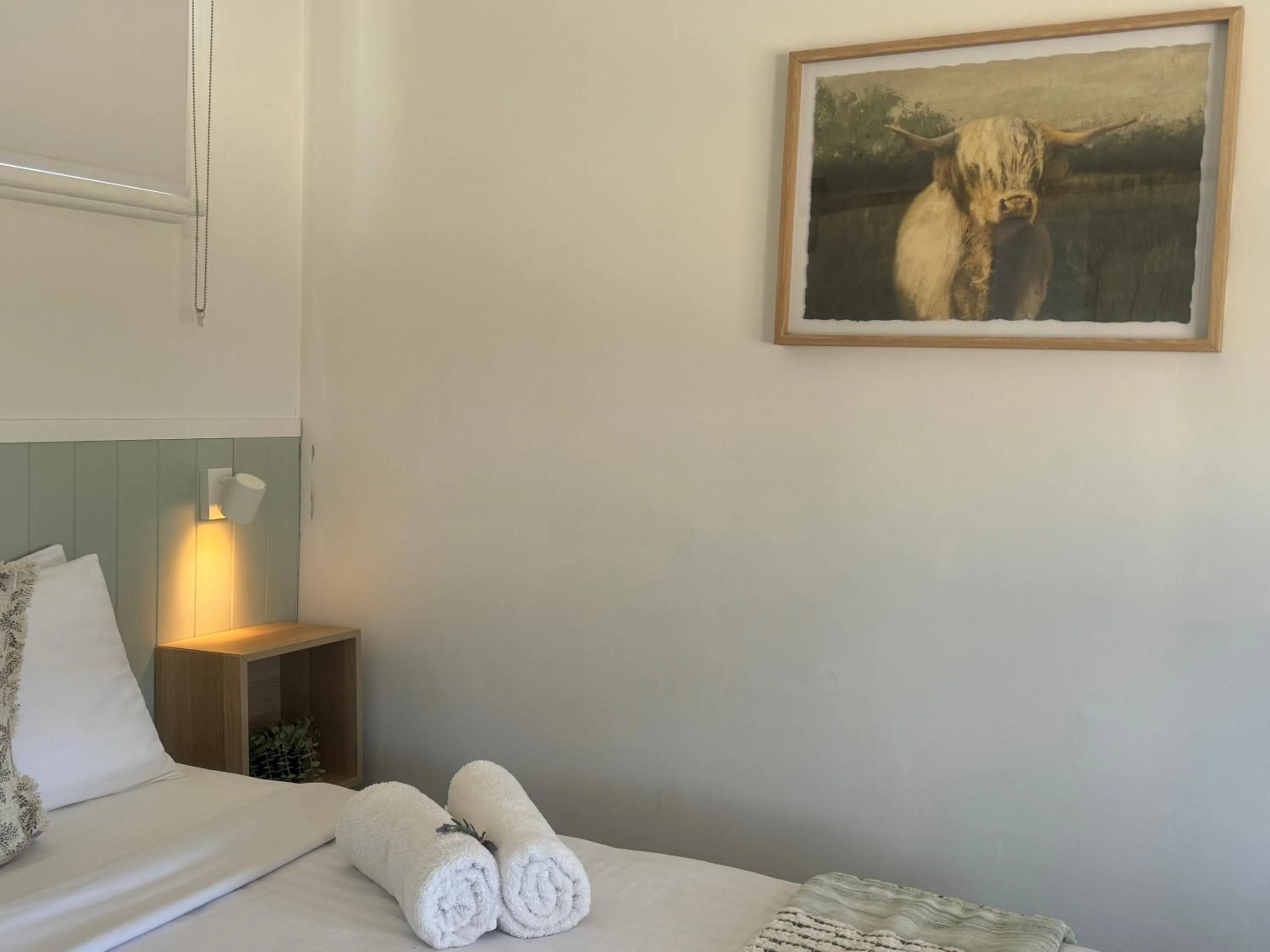 Bed in The Highlander Motel - 24HR Check In