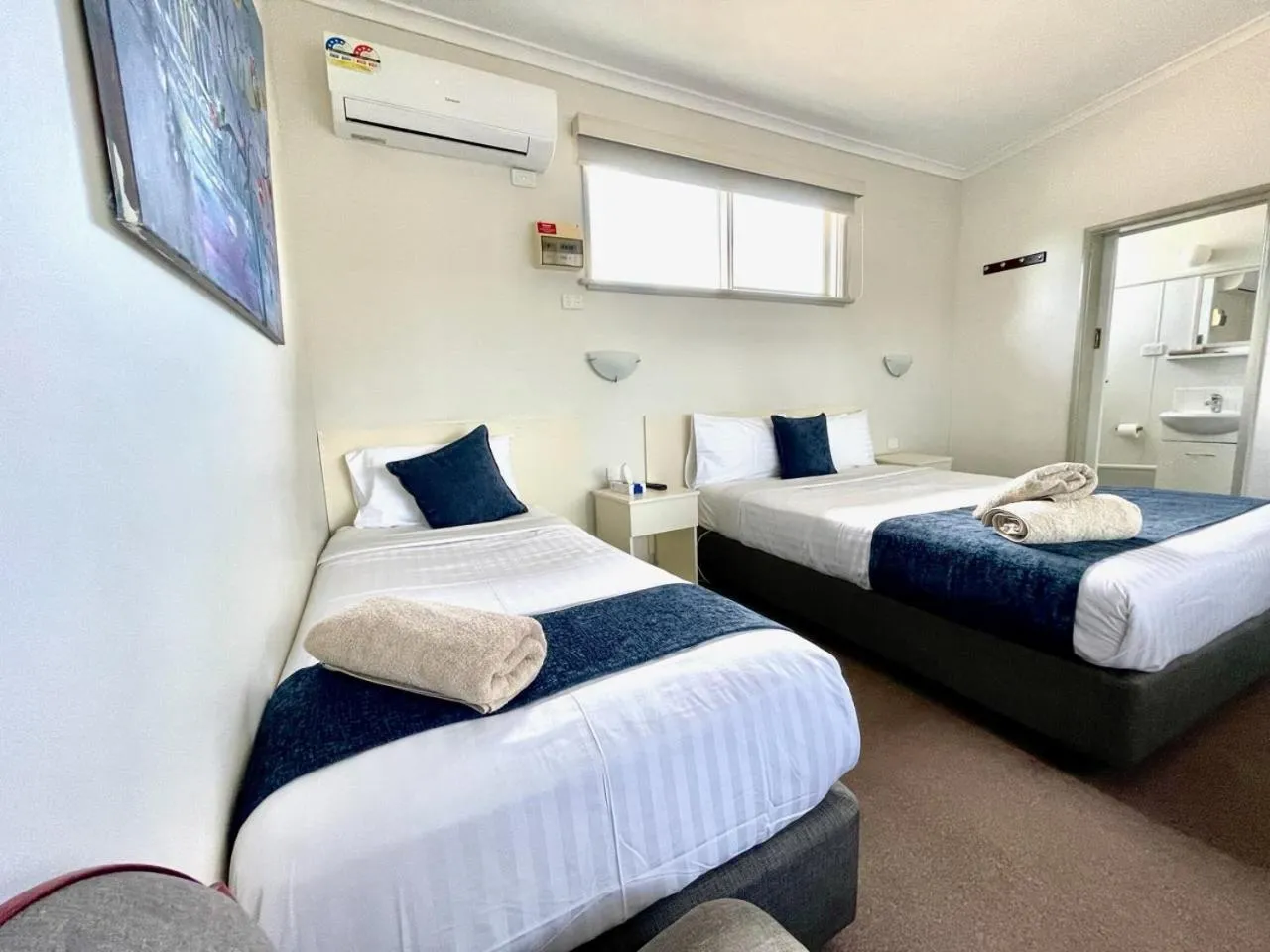 Bed in The Highlander Motel - 24HR Check In