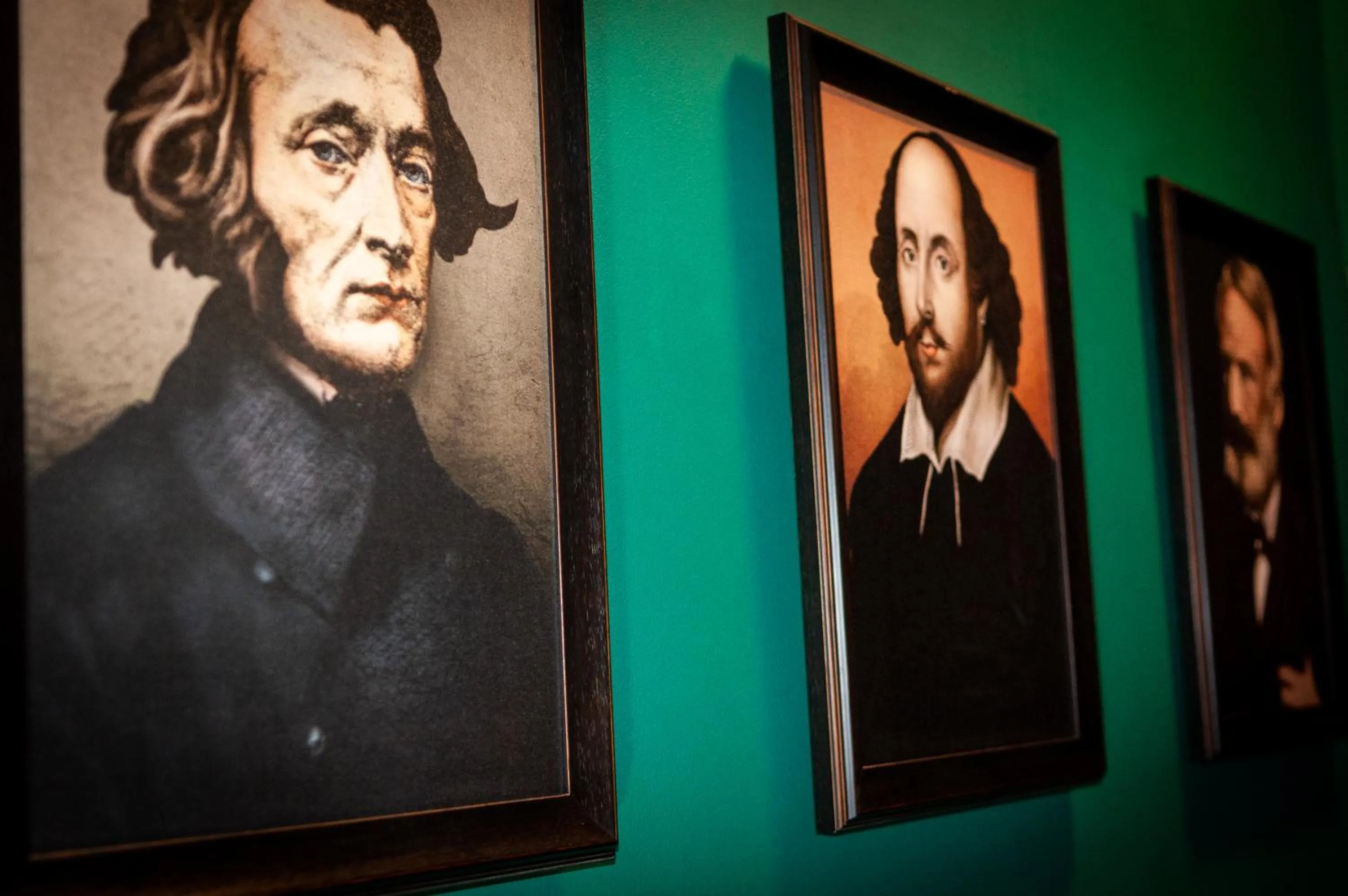 People in Apartamenty Siedem Komnat Siedmiu Mistrzów