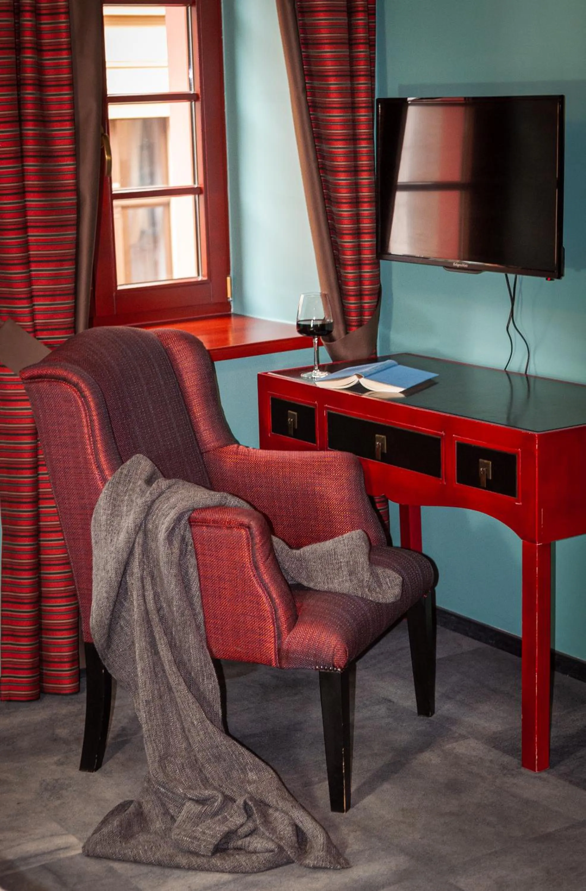 TV and multimedia in Apartamenty Siedem Komnat Siedmiu Mistrzów