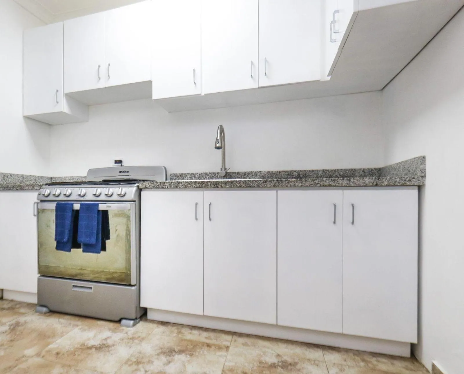 Kitchen or kitchenette in Nely y Pietro share apartment