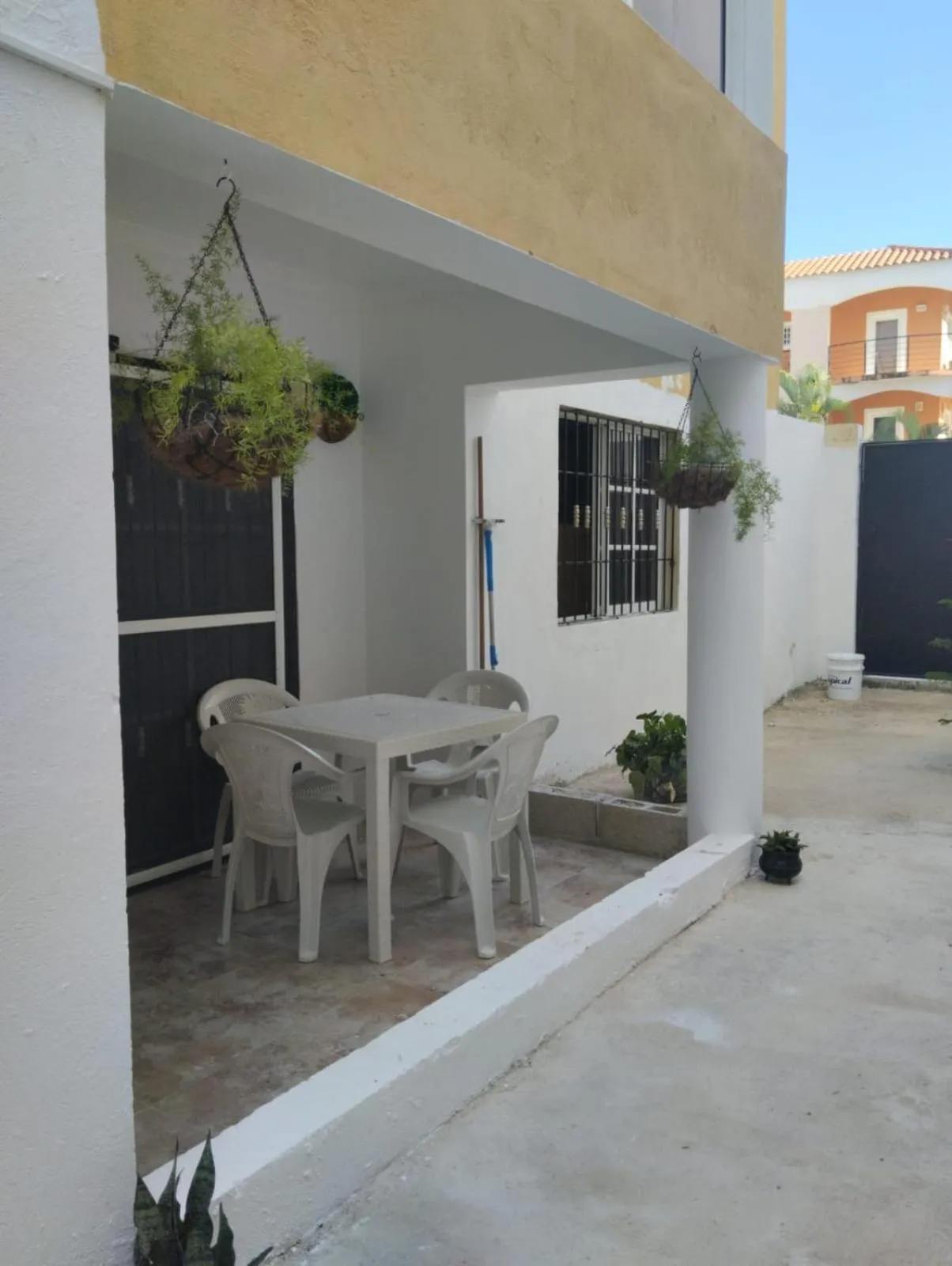 Patio in Nely y Pietro share apartment