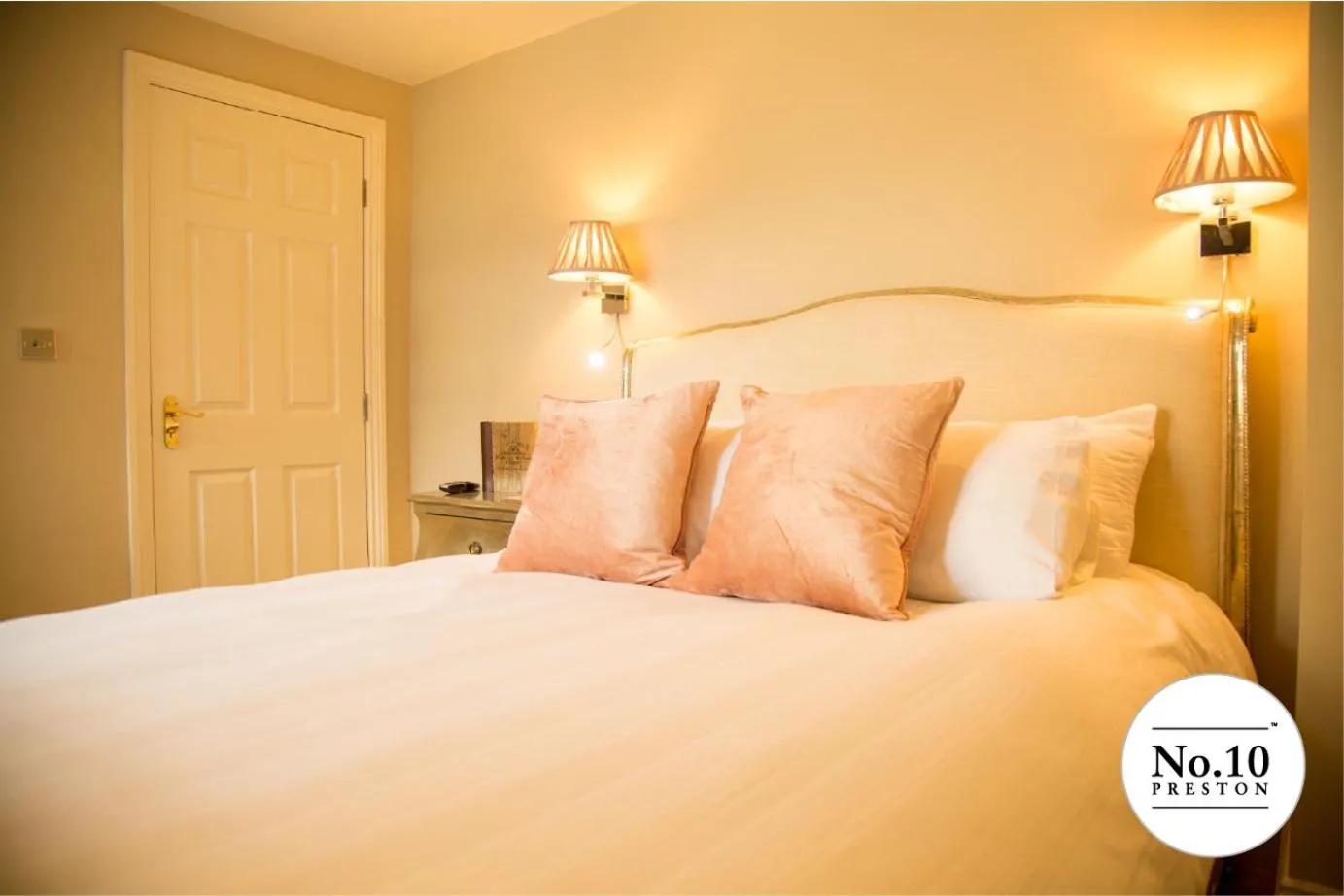 Bedroom, Bed in No.10 Preston