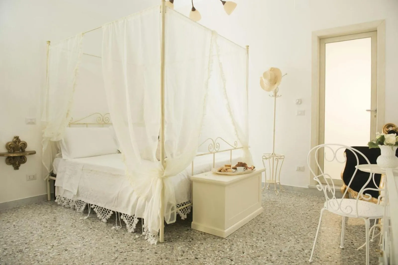 Photo of the whole room, Bed in Dimora Cappuccini Guest House