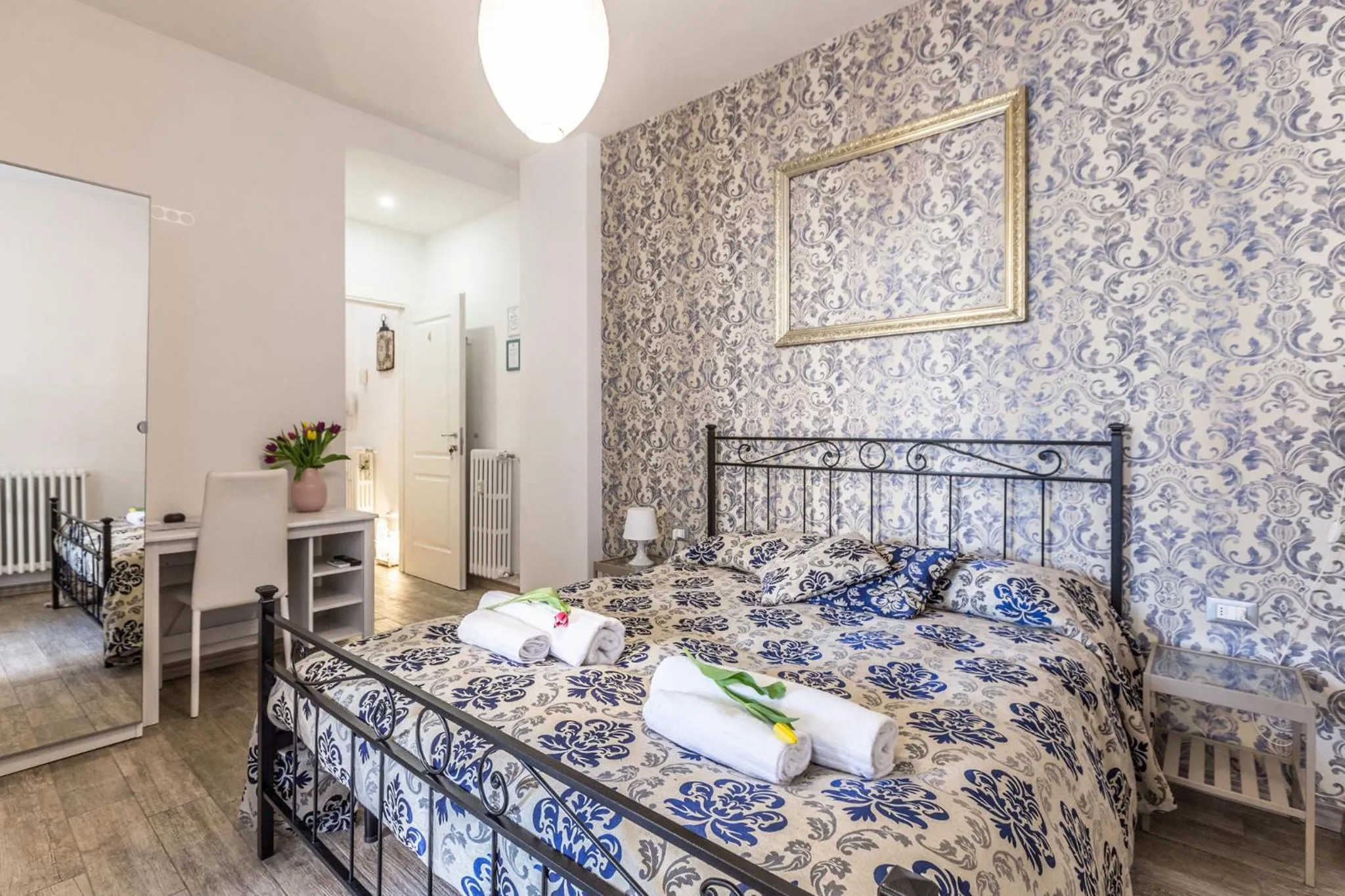 Bed in Central City Rooms