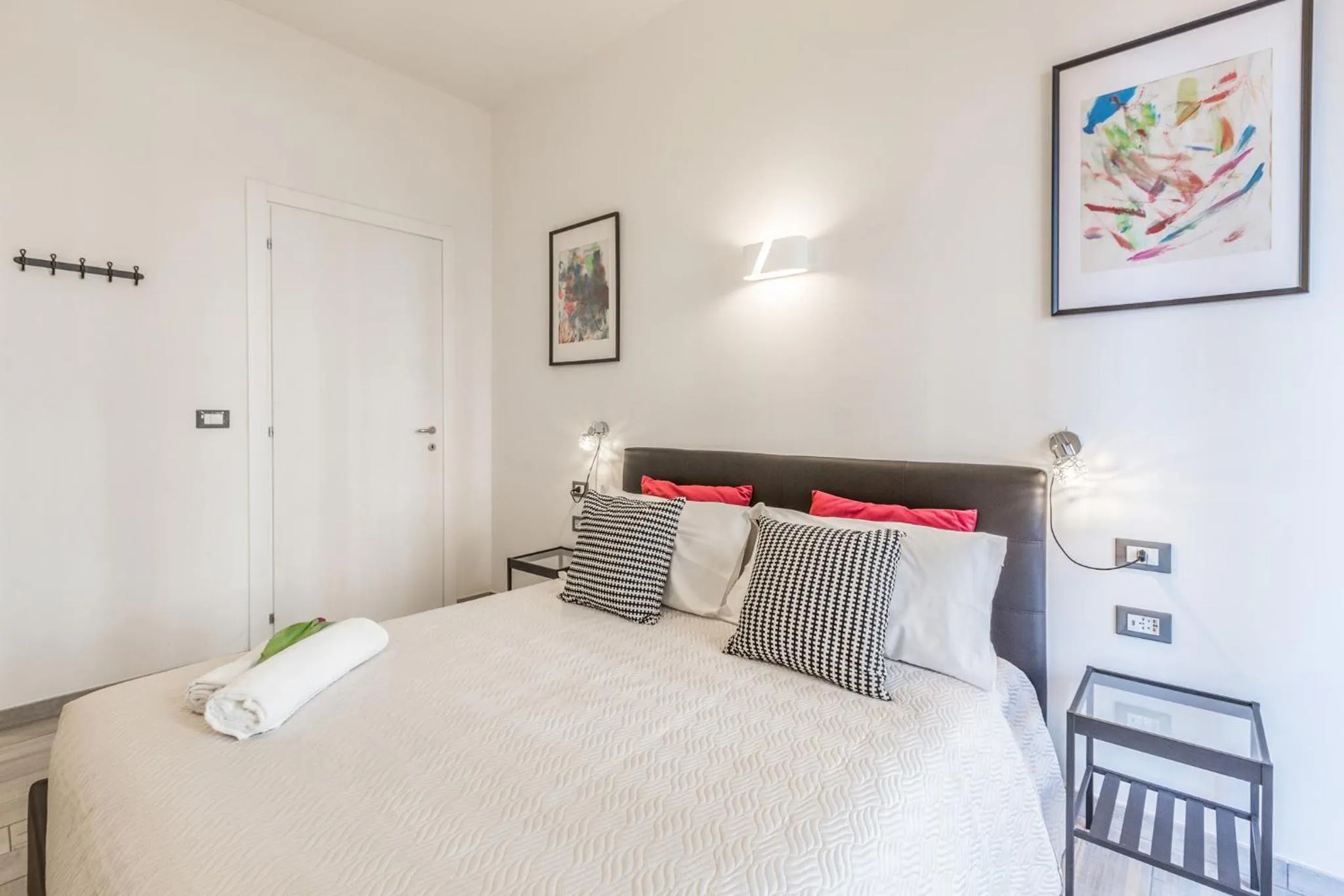 Bedroom, Bed in Central City Rooms