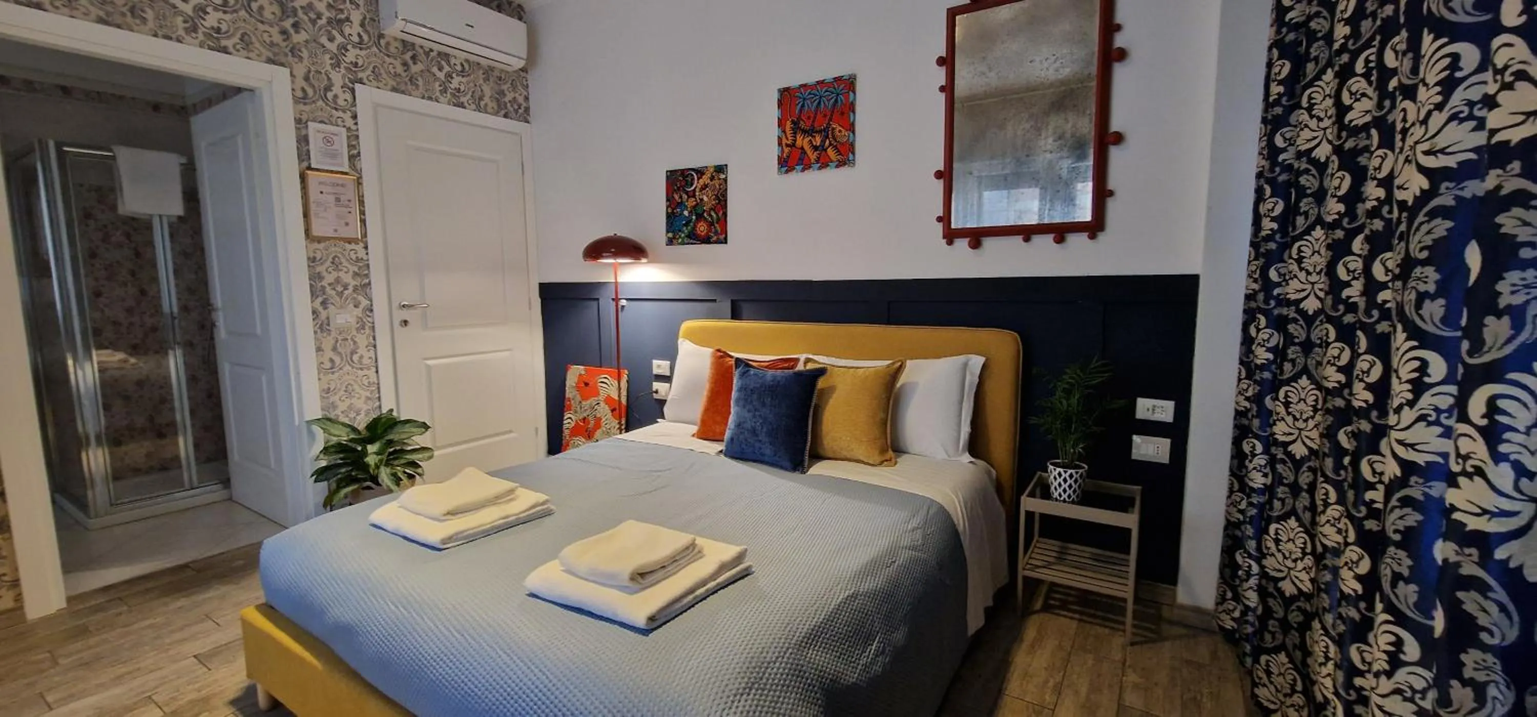 Bed in Central City Rooms