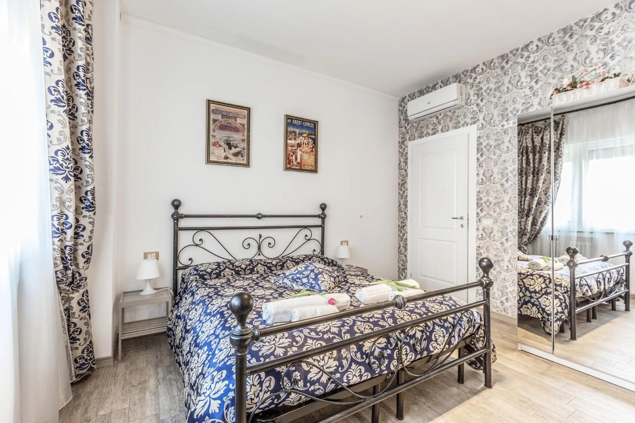 Bed in Central City Rooms