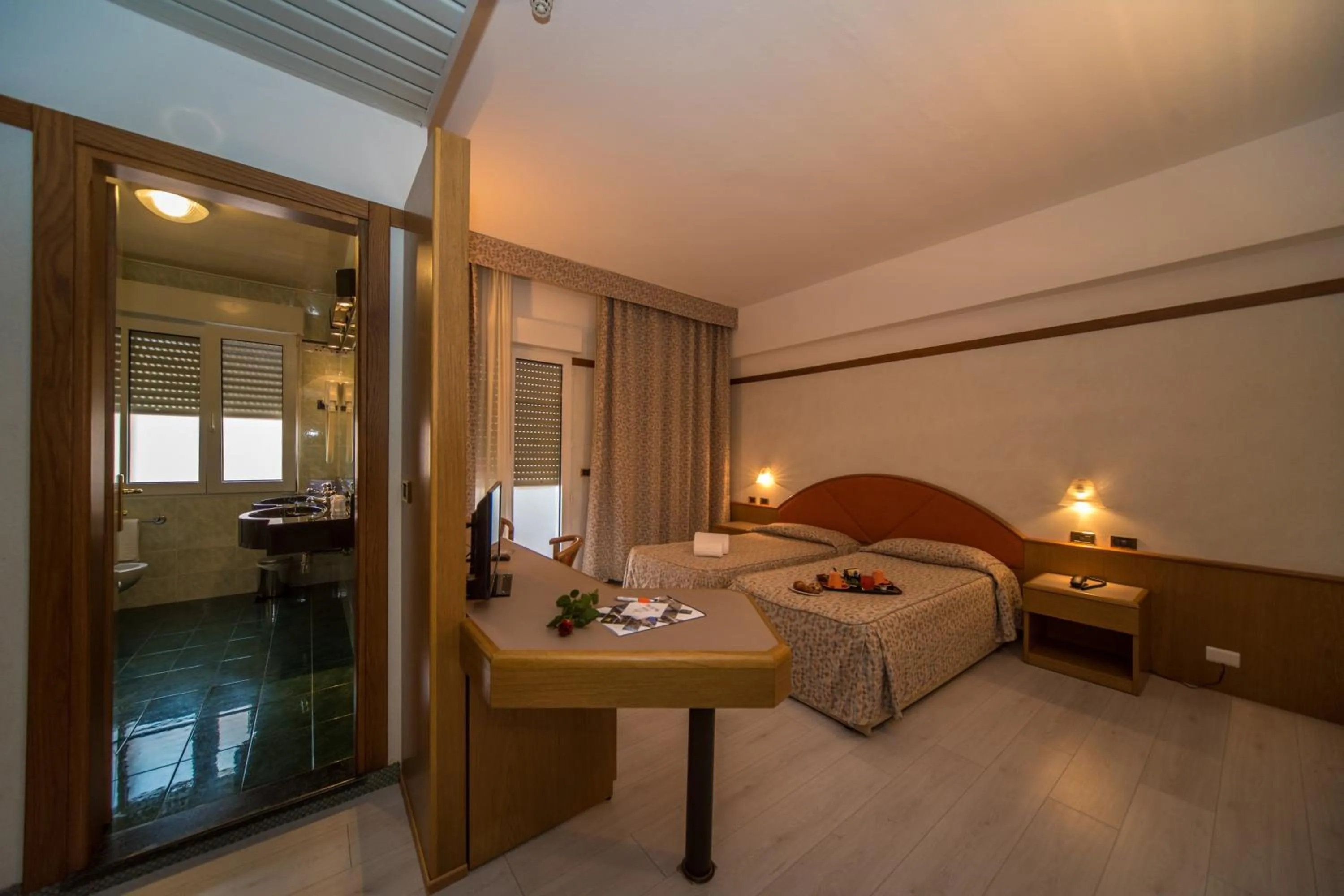 Bedroom, Bed in New Petit Hotel