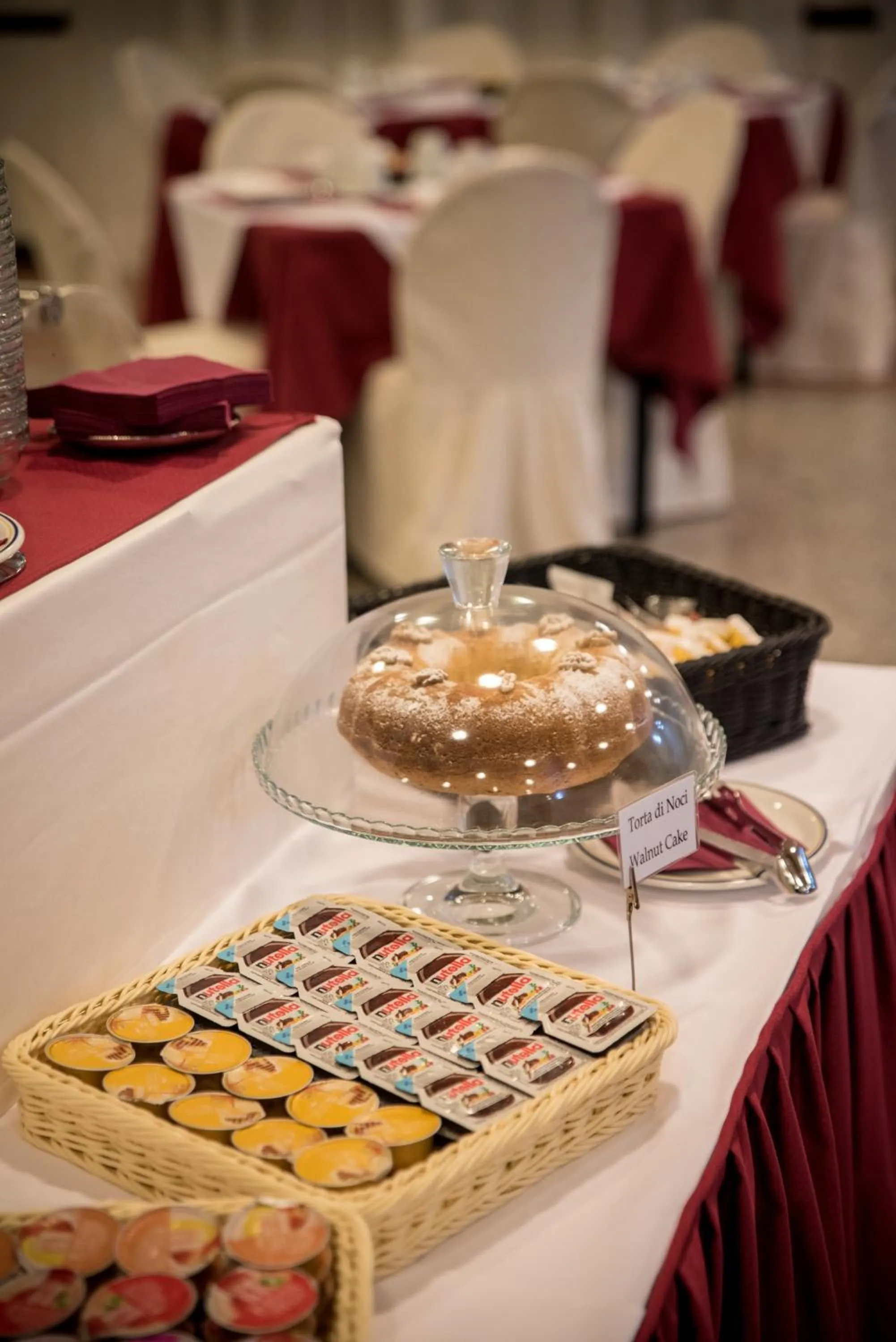 Restaurant/places to eat in New Petit Hotel