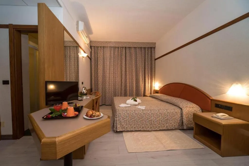 Bed in New Petit Hotel