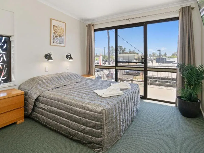 Bedroom, Bed in Club Hotel Motel Roma