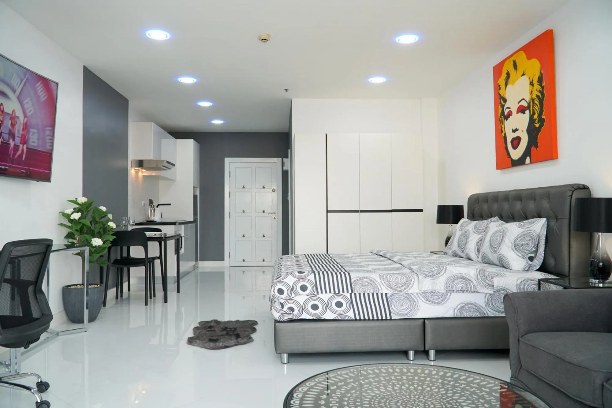 Bed in View Talay 6 by Pat 42