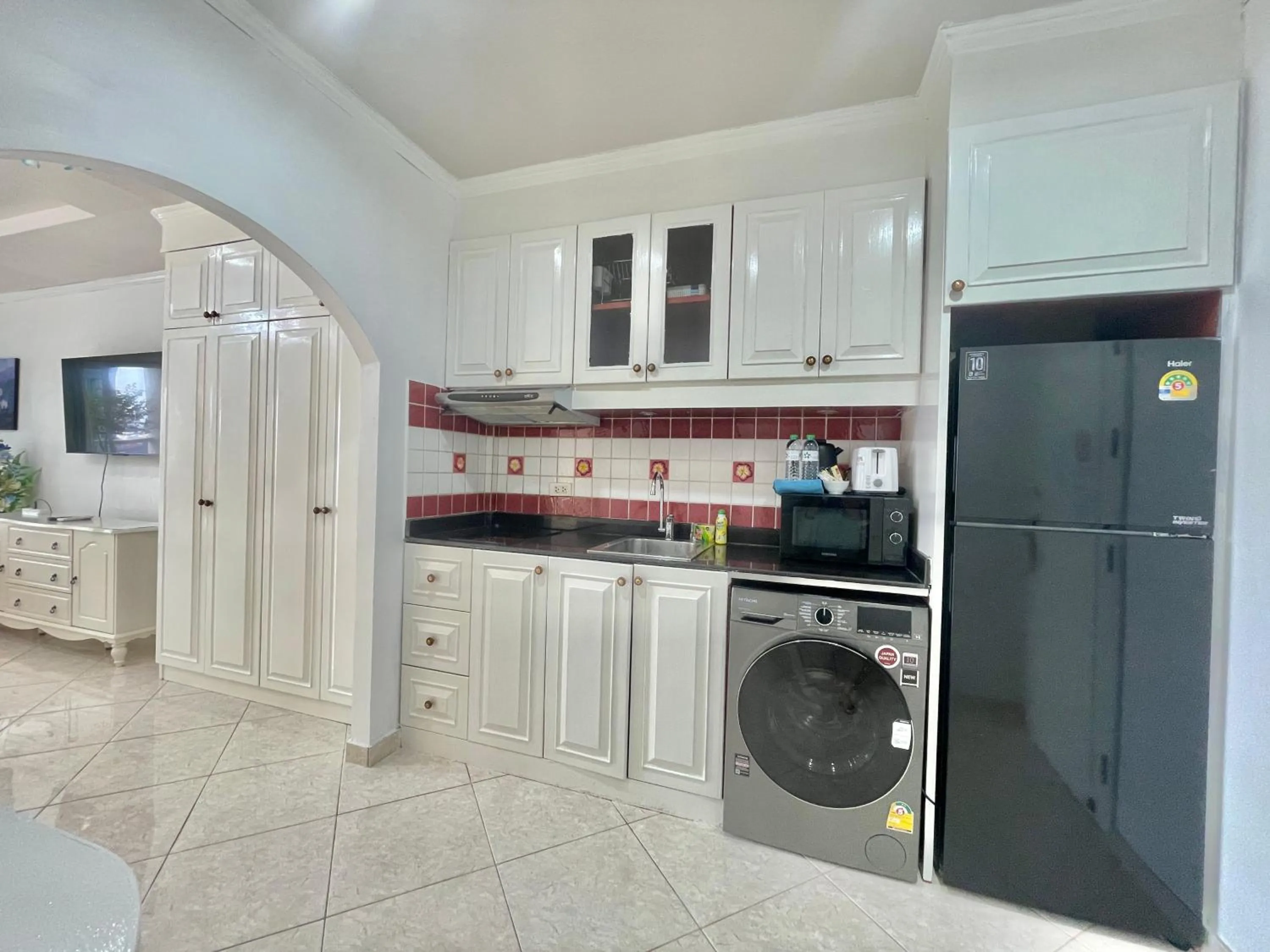 View Talay 6 by Pat 42