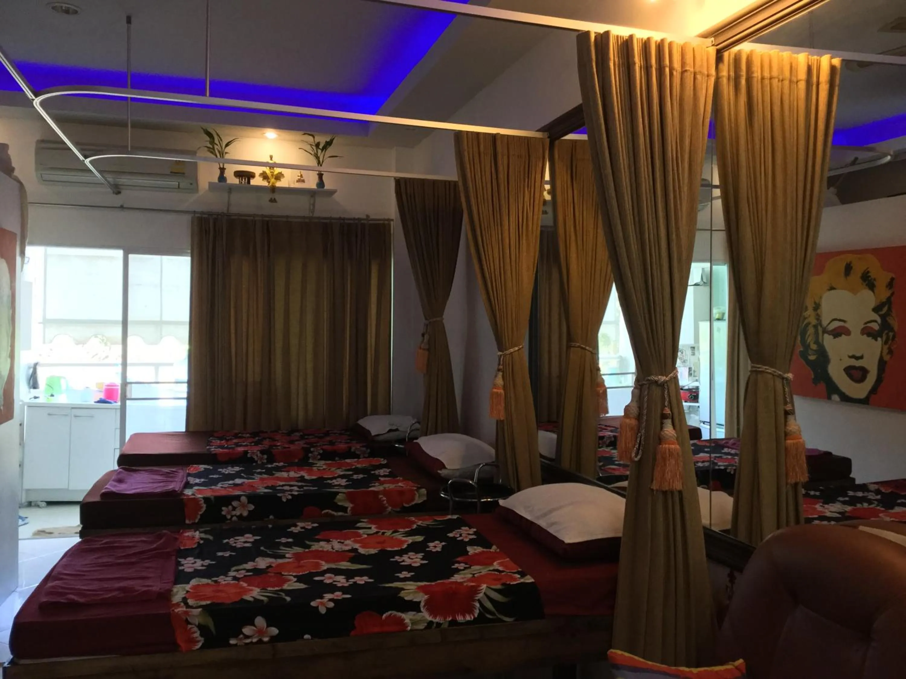 Massage, Bed in View Talay 6 by Pat 42