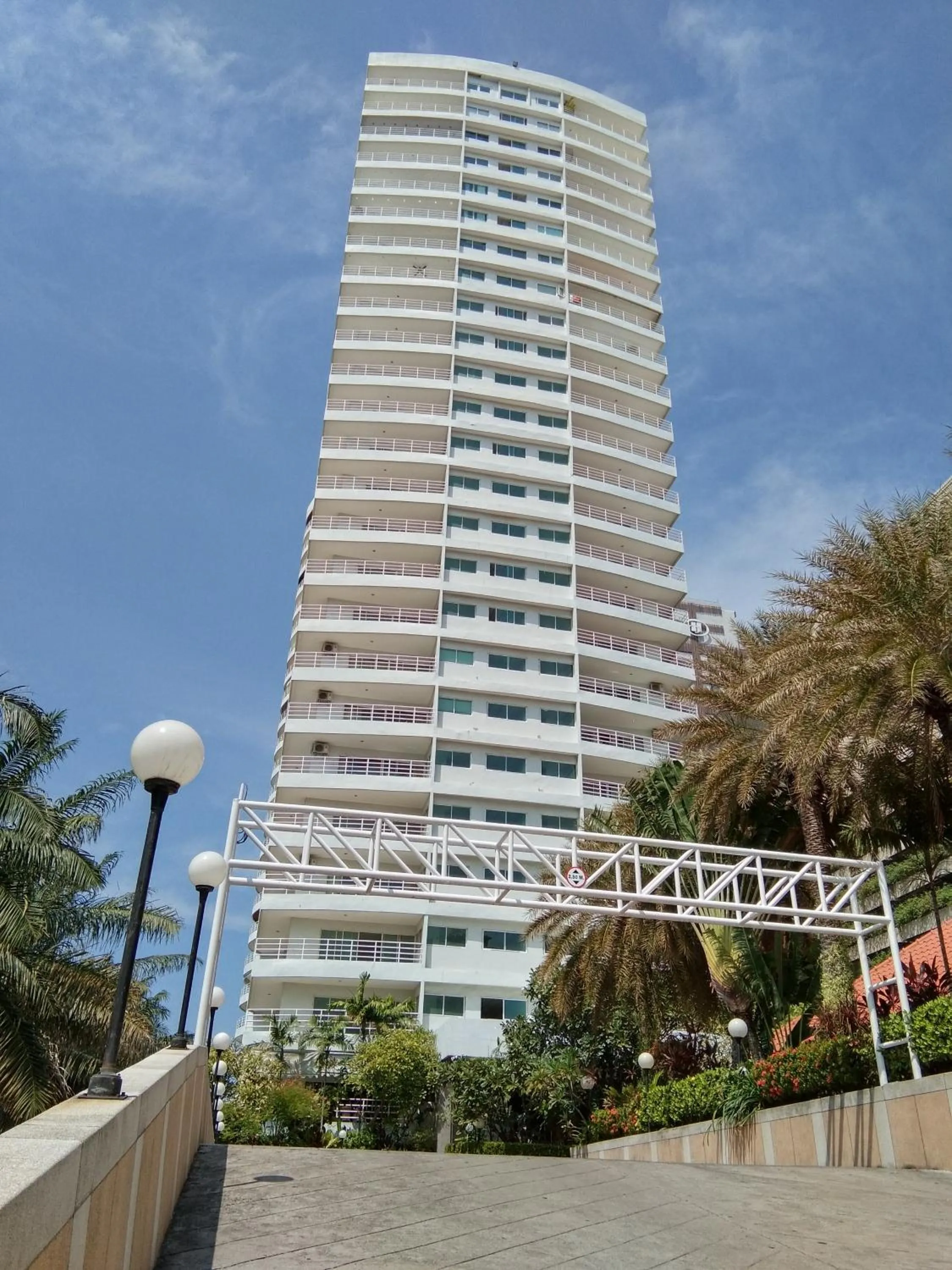 Property building in View Talay 6 by Pat 42