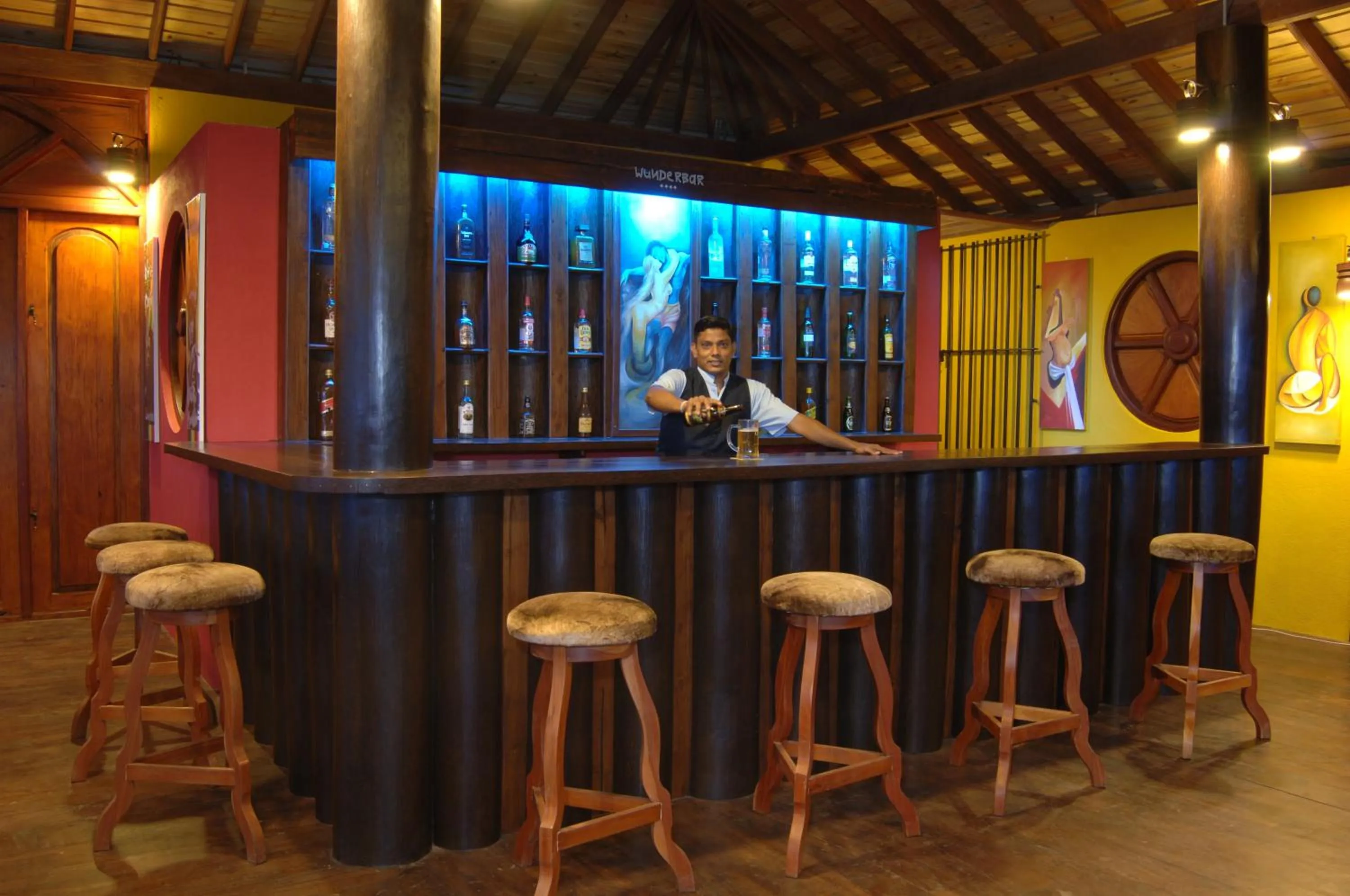 Lounge or bar in Prince Beach Hotel Bentota