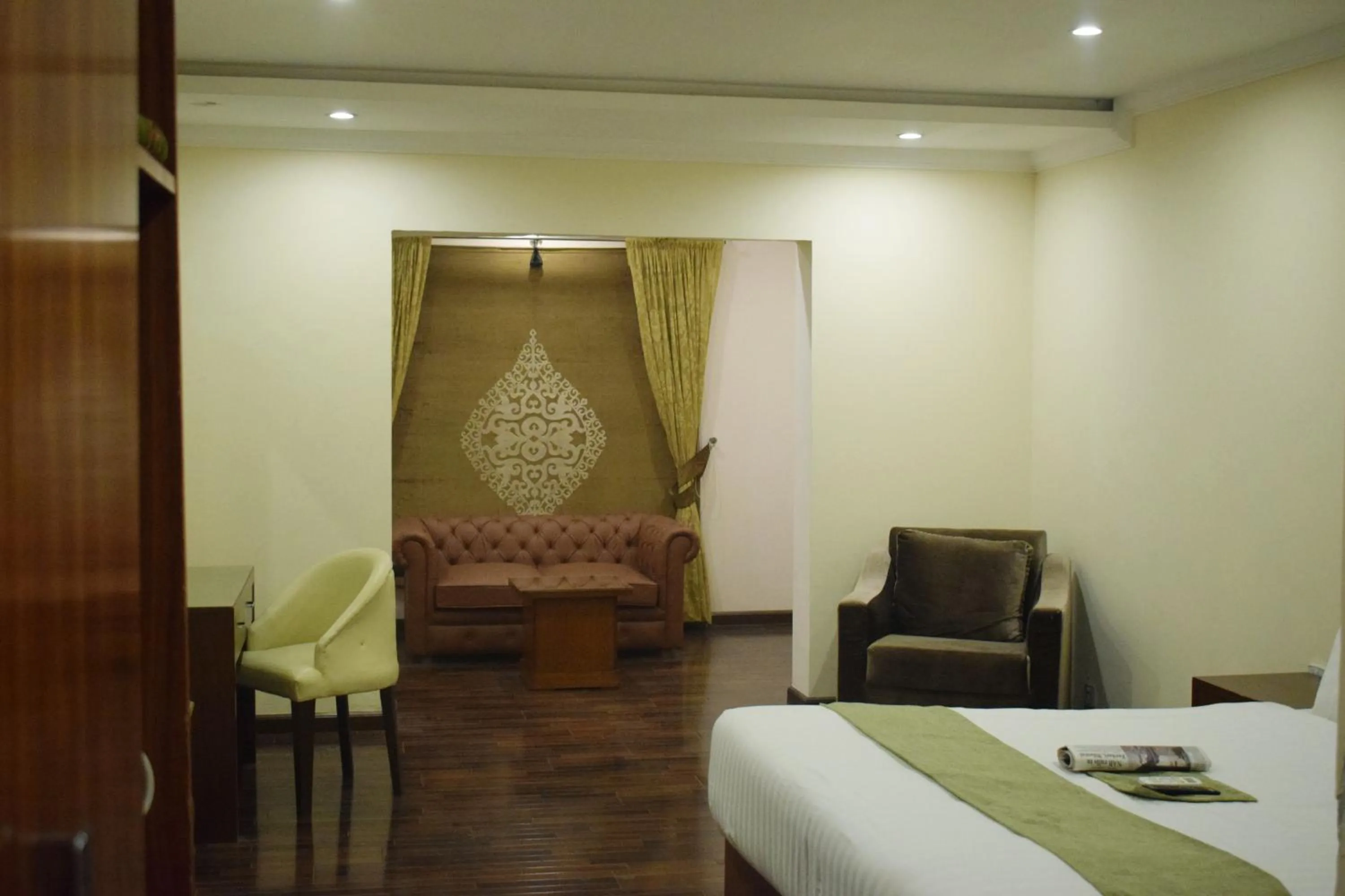 Photo of the whole room in Grand Millennium Hotel