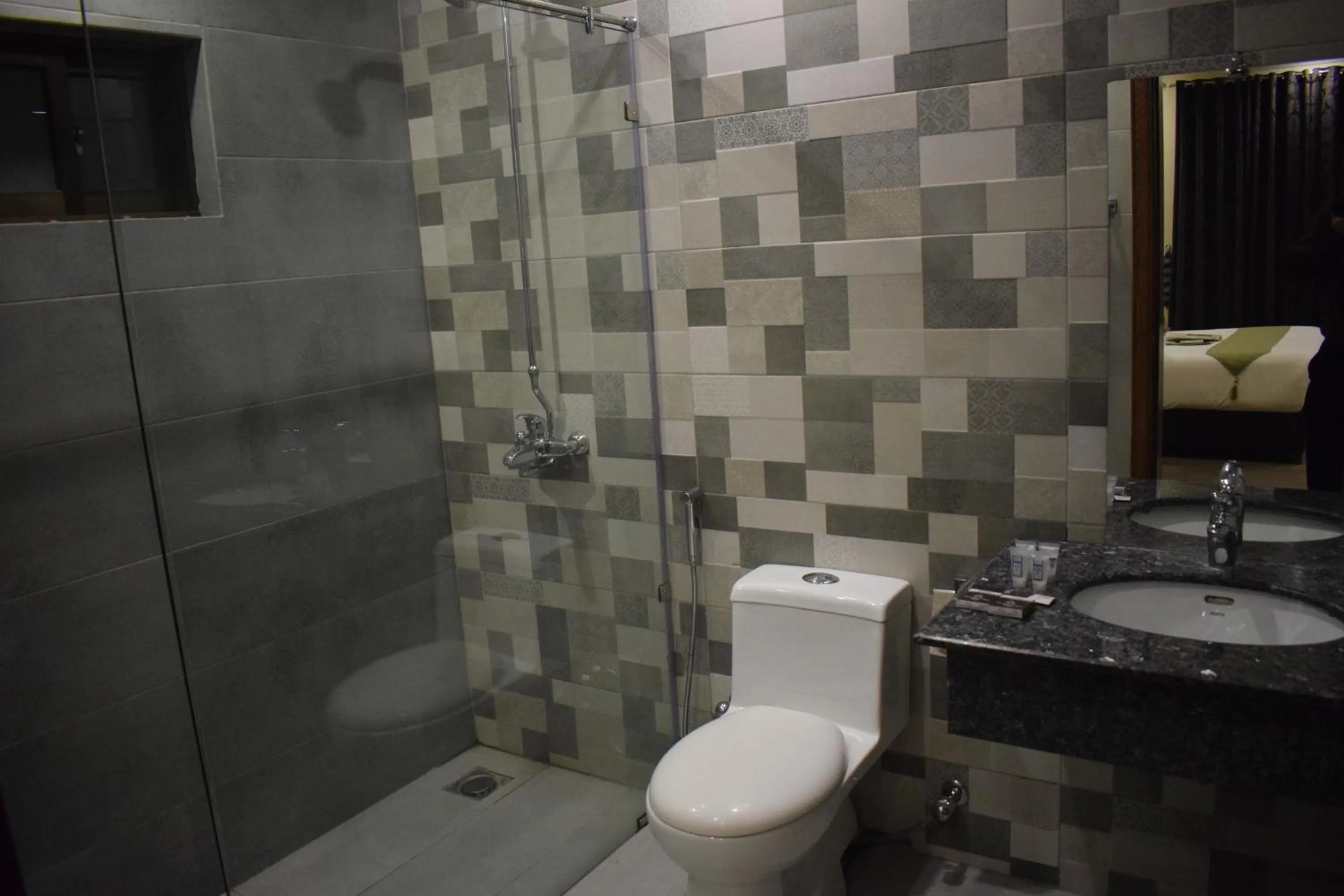 Toilet in Grand Millennium Hotel