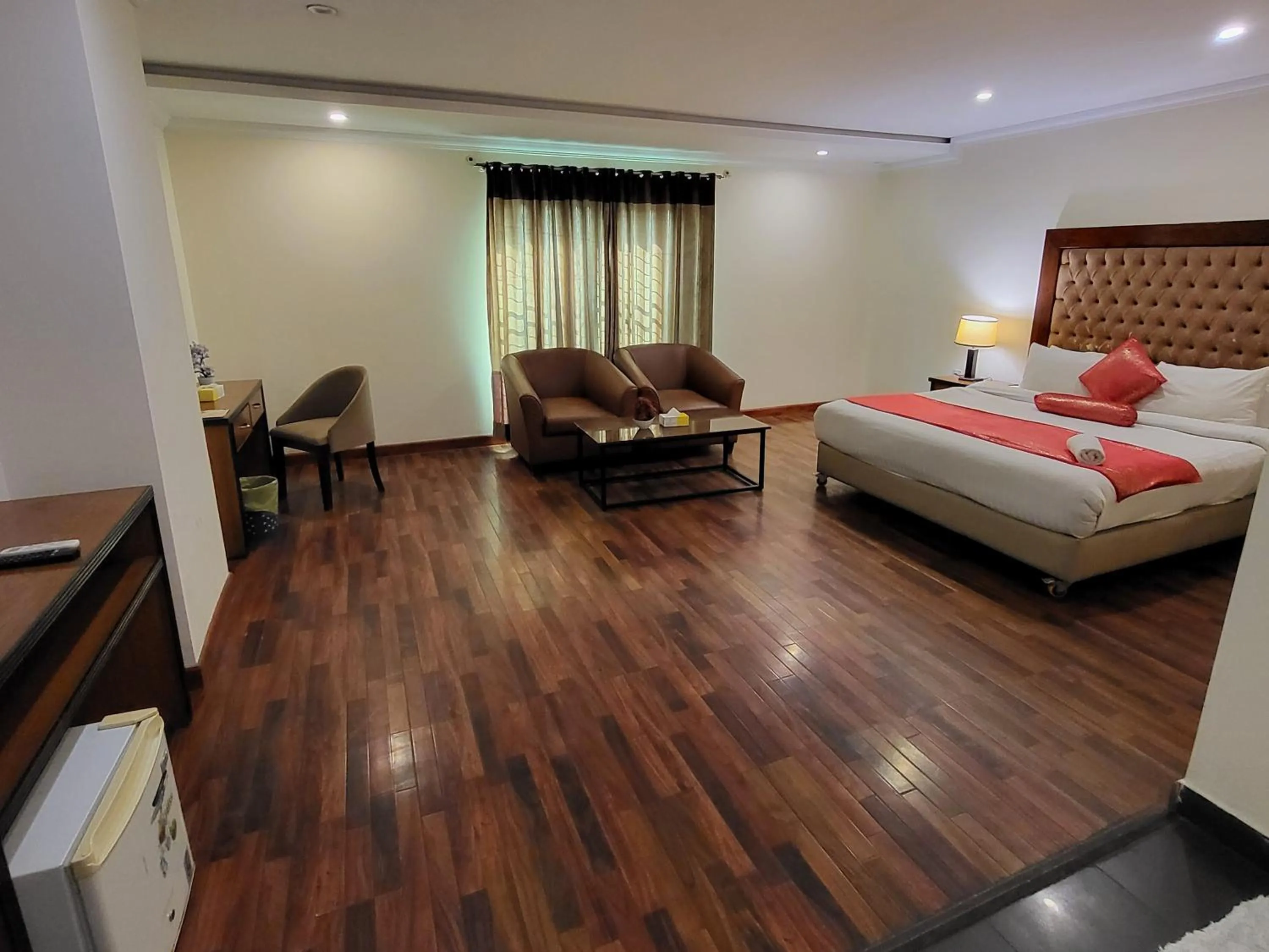 TV and multimedia in Grand Millennium Hotel