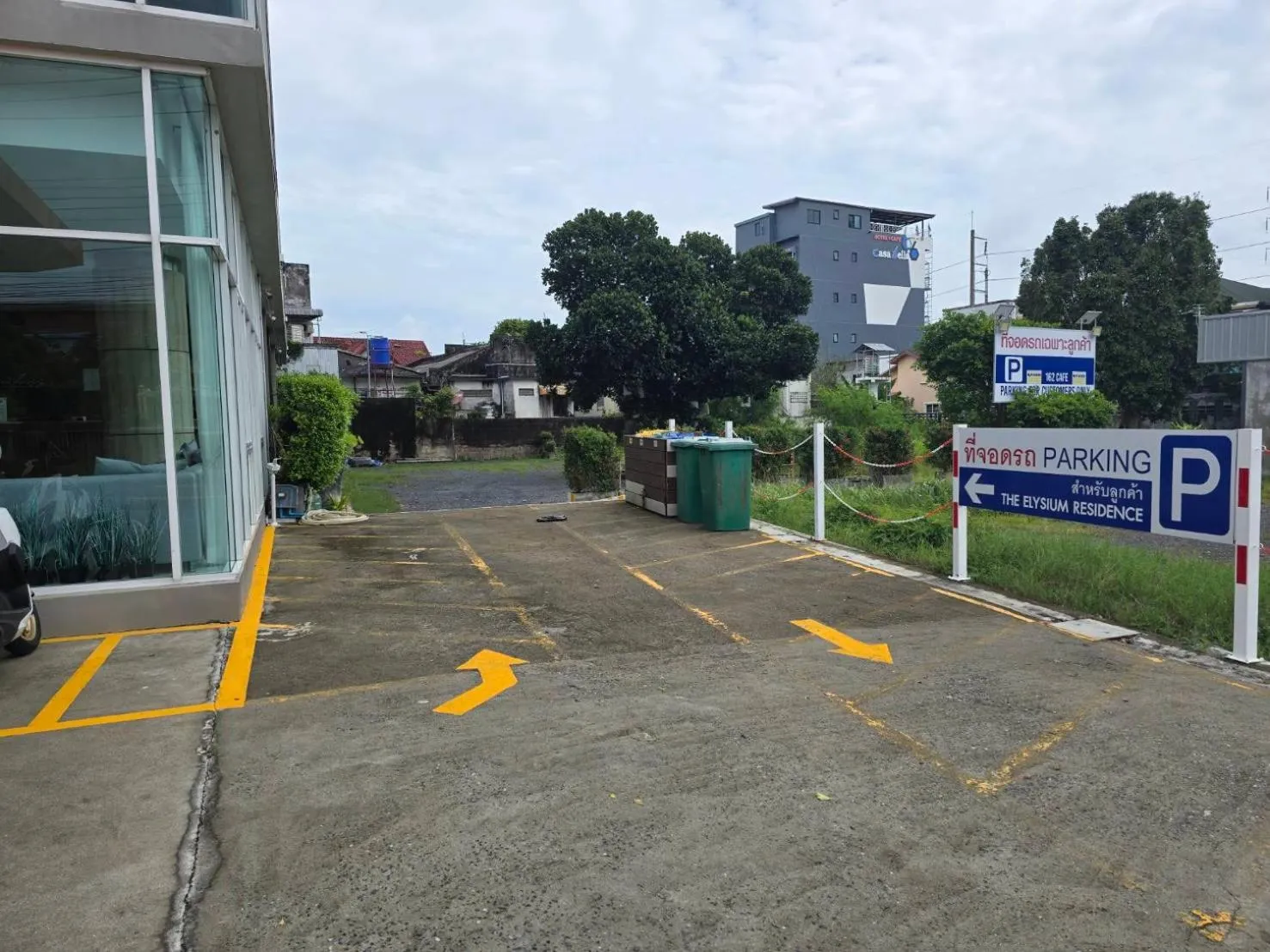 Parking in The Elysium Residence - SHA Extra Plus