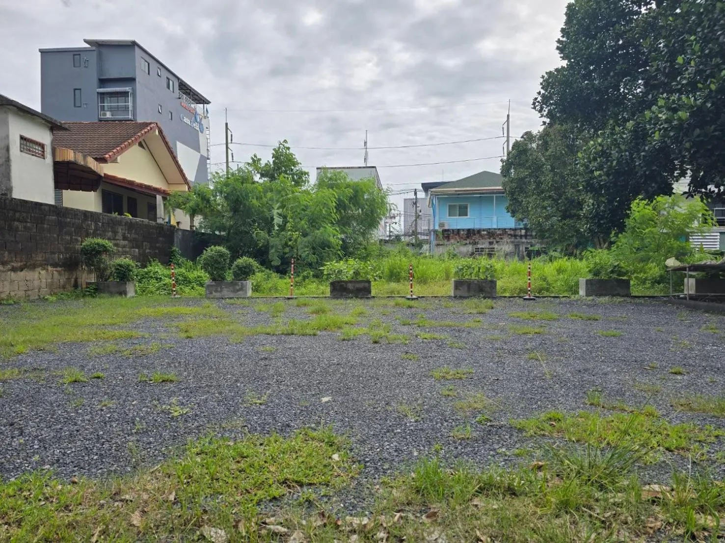 Parking in The Elysium Residence - SHA Extra Plus