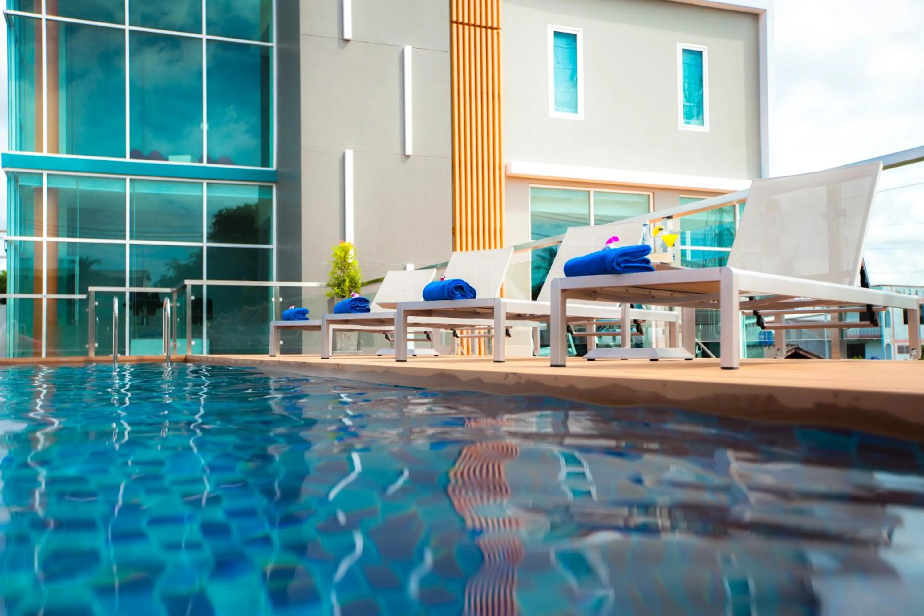 Swimming pool in The Elysium Residence - SHA Extra Plus