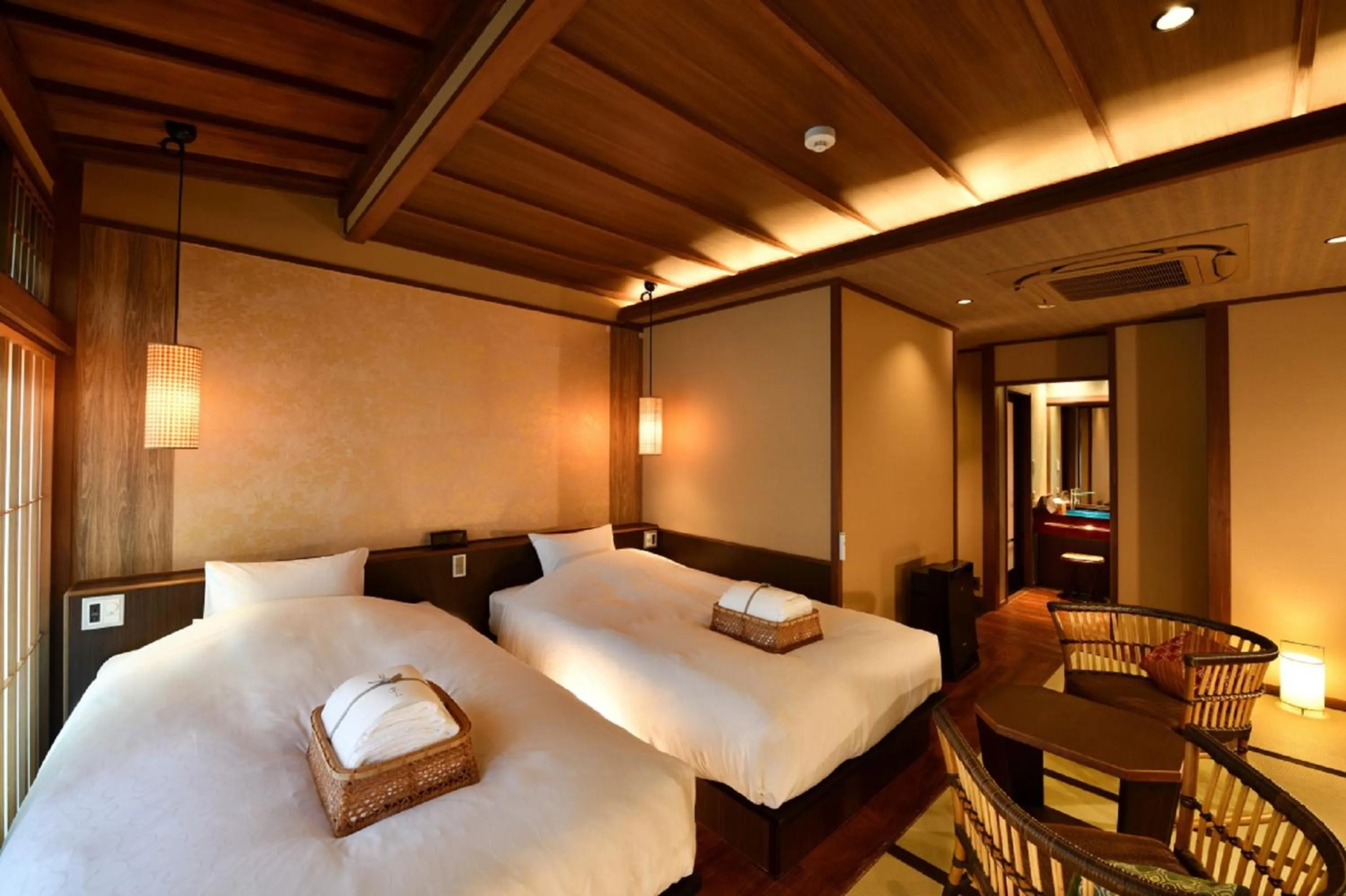 Photo of the whole room, Bed in Muromachi Yutone Kyokoyado