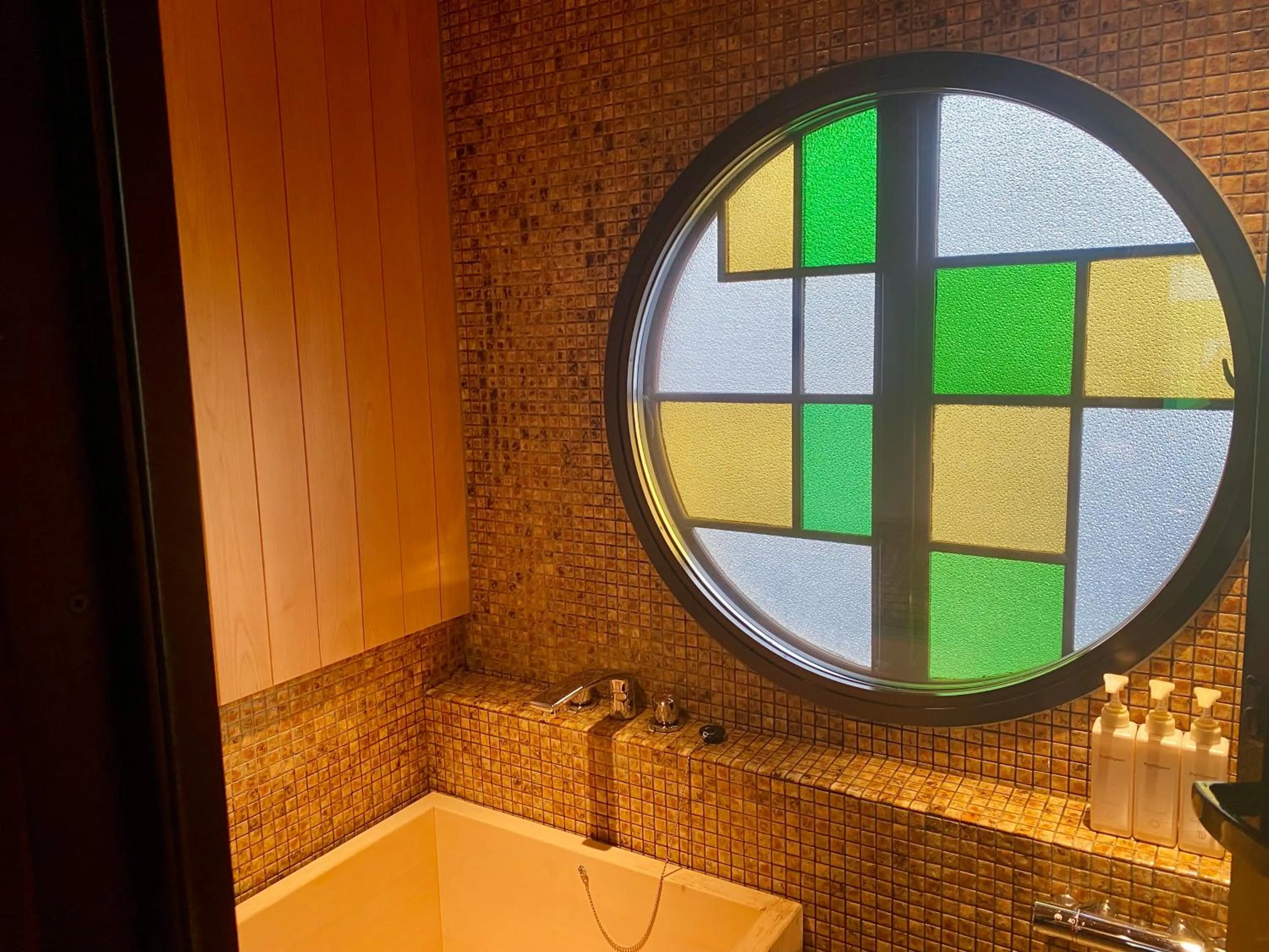 Photo of the whole room in Muromachi Yutone Kyokoyado