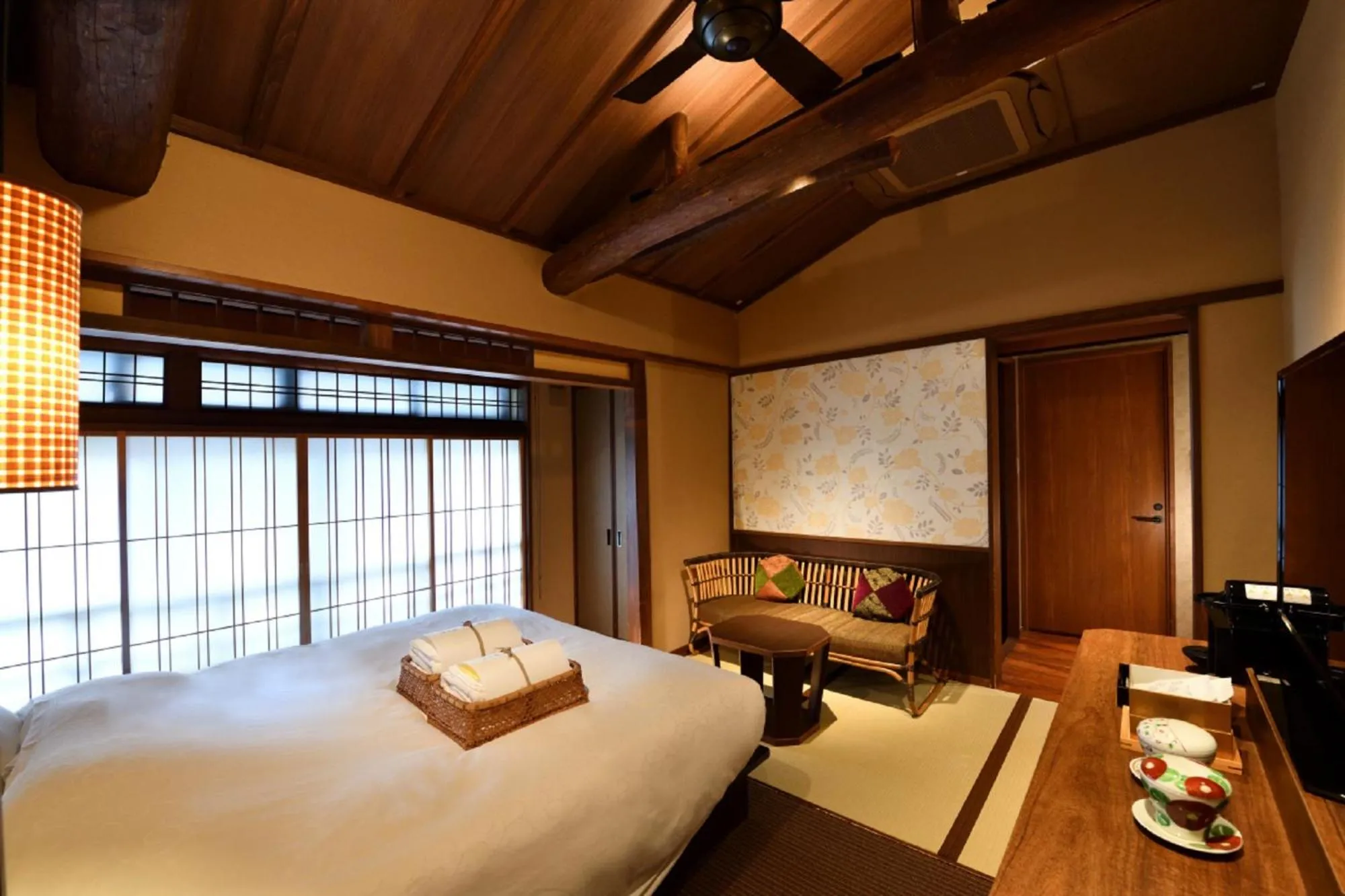 Photo of the whole room, Bed in Muromachi Yutone Kyokoyado