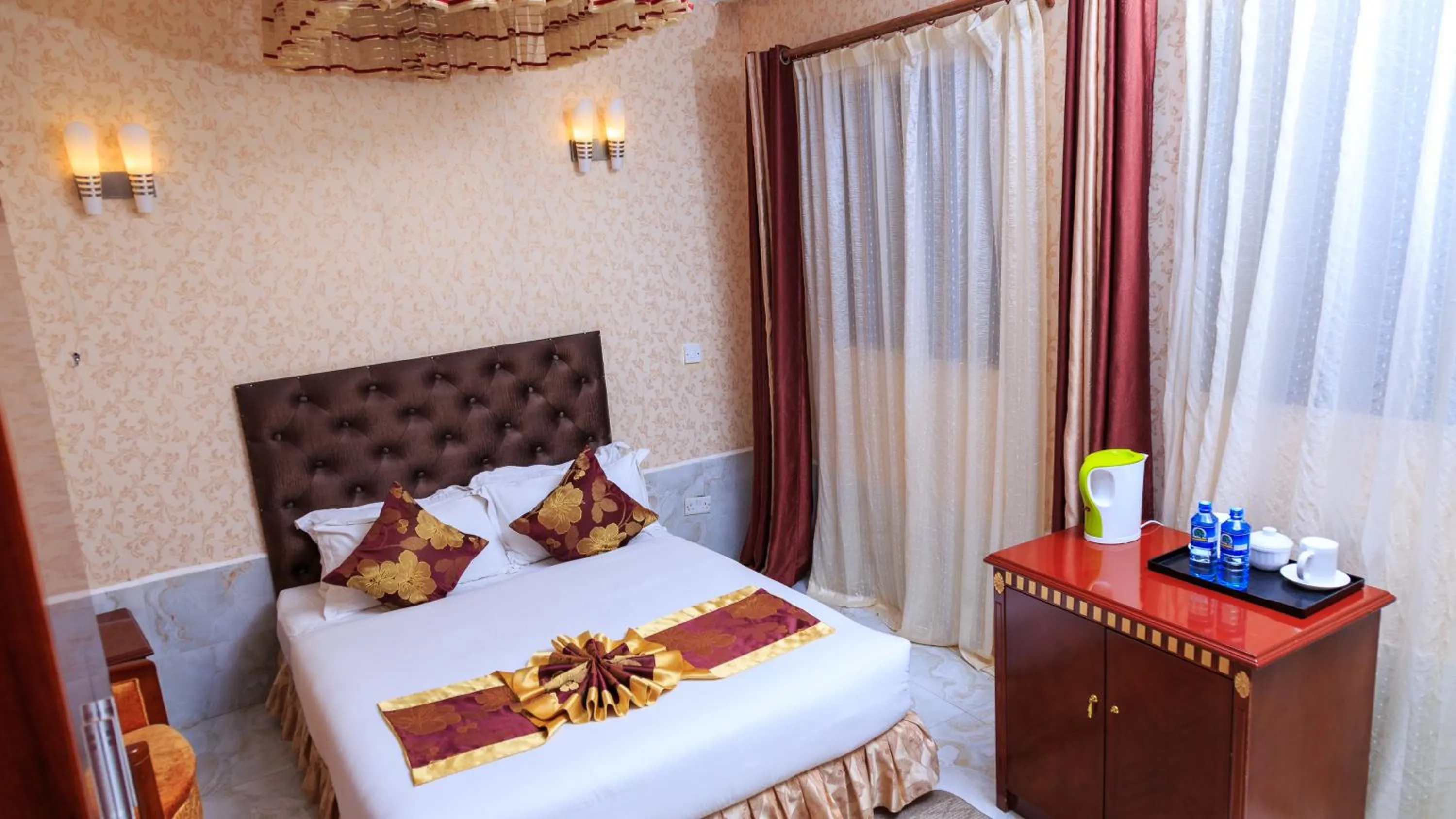 View (from property/room), Bed in Easy Hotel Kenya