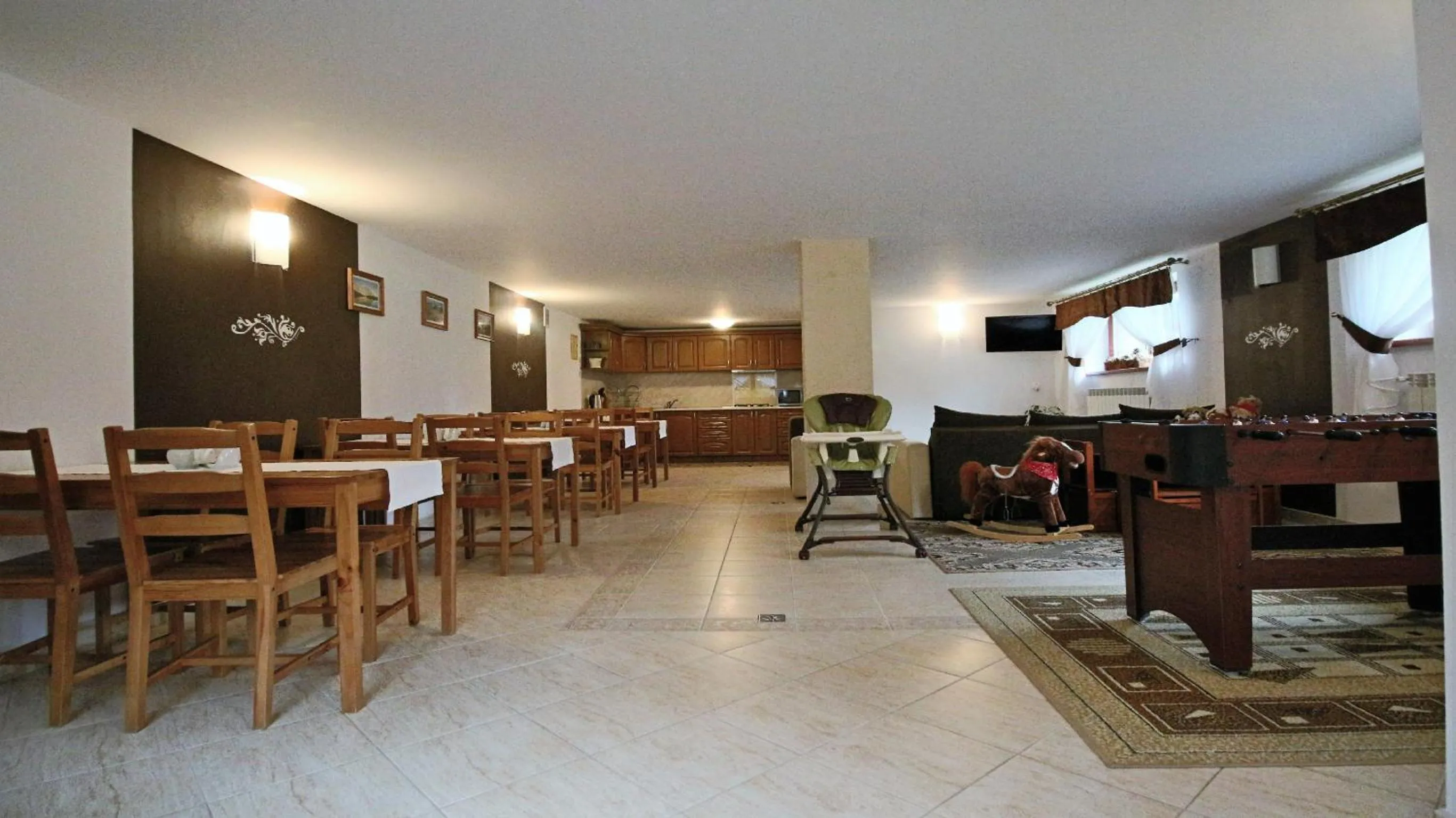 Communal lounge/ TV room in Willa Lichajówka