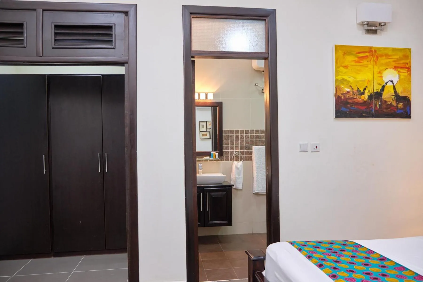 Bathroom, Bed in The Highbridge Guest Lodge