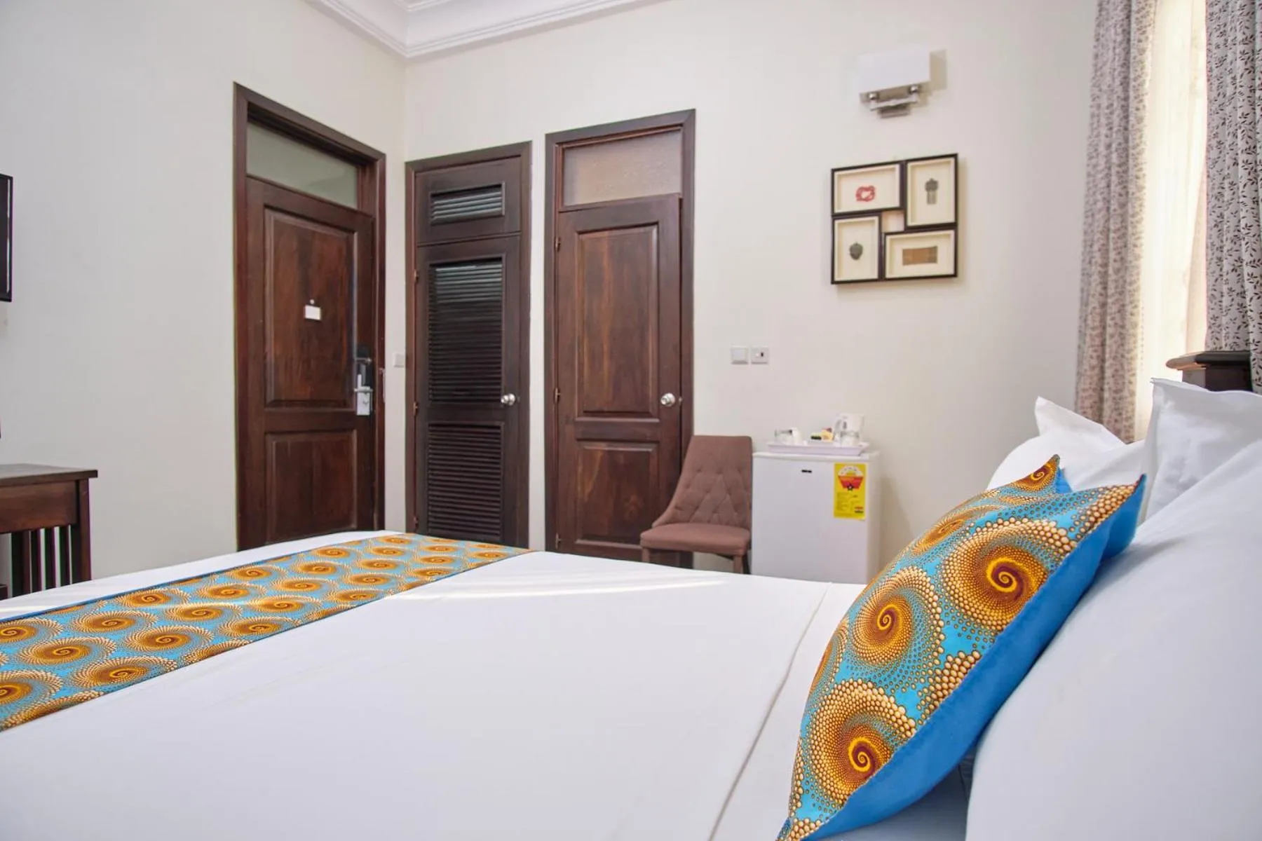 Bed in The Highbridge Guest Lodge