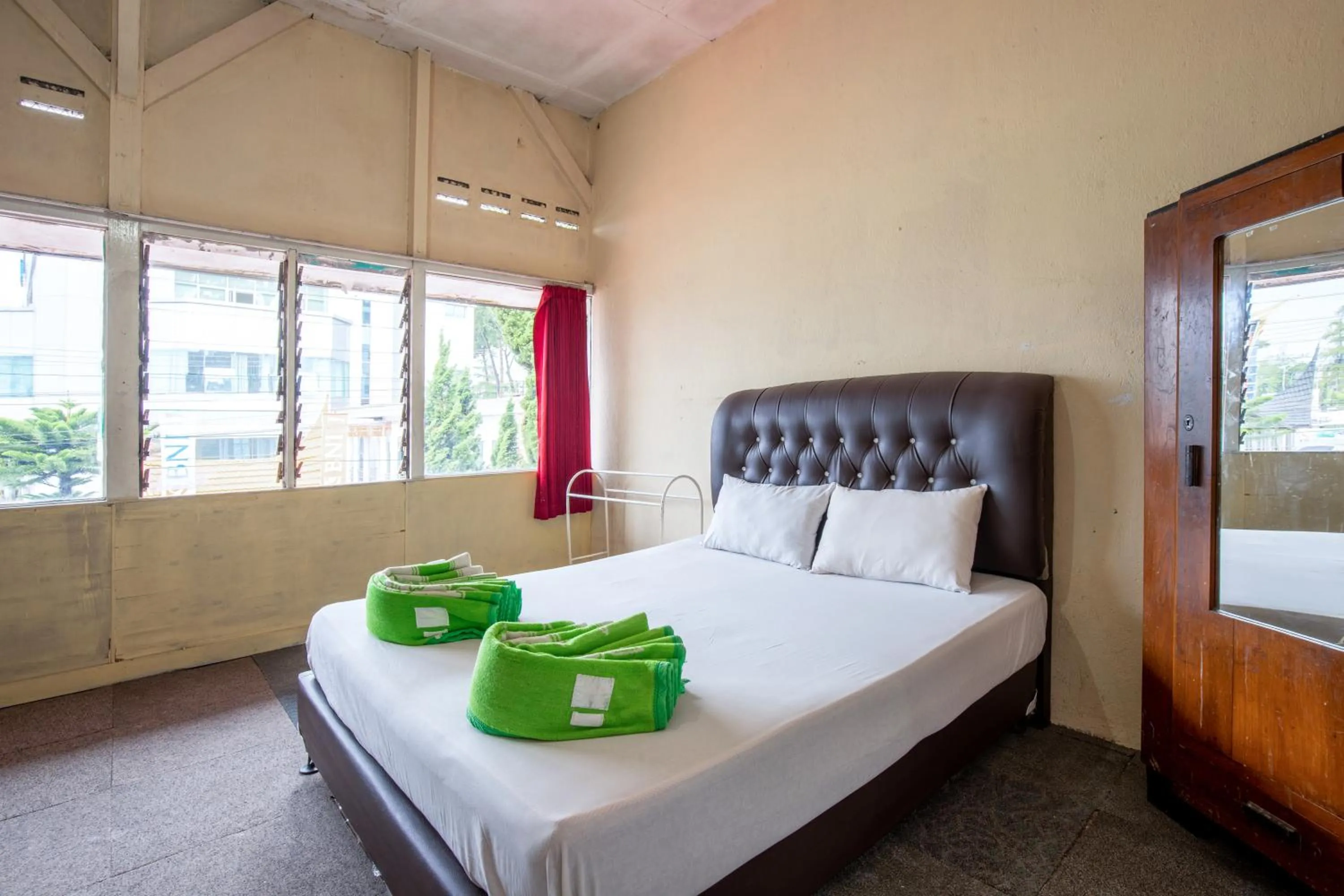 Bed in Hotel Jogja Bukittinggi