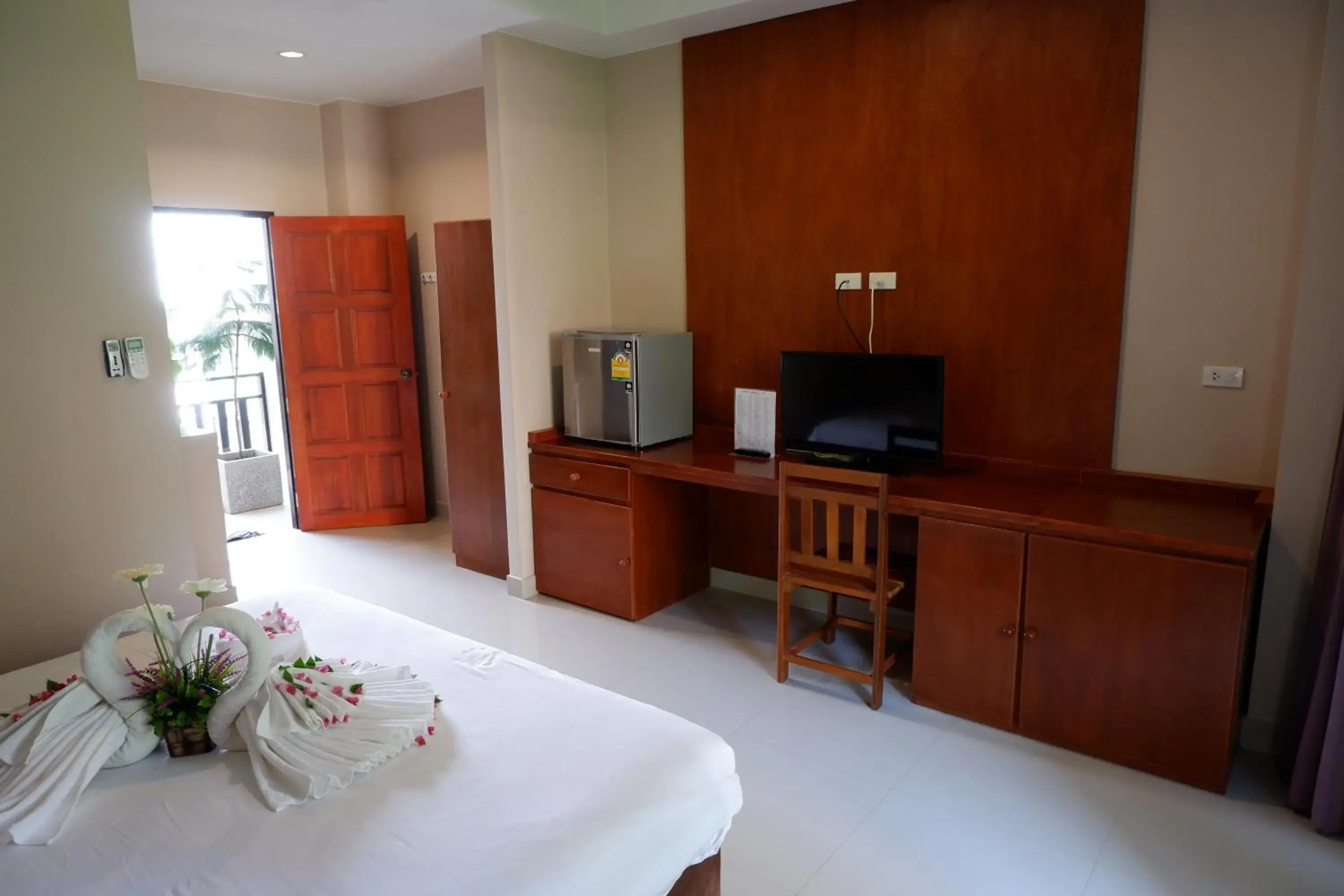 Standard Double Room in Kata Beachwalk Hotel and Bungalows Standard Double Room in Kata Beachwalk Hotel and Bungalows