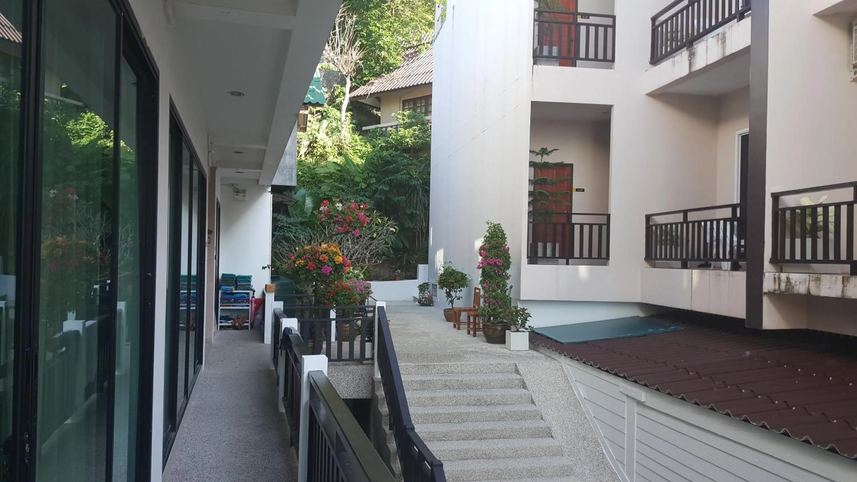 Kata Beachwalk Hotel and Bungalows