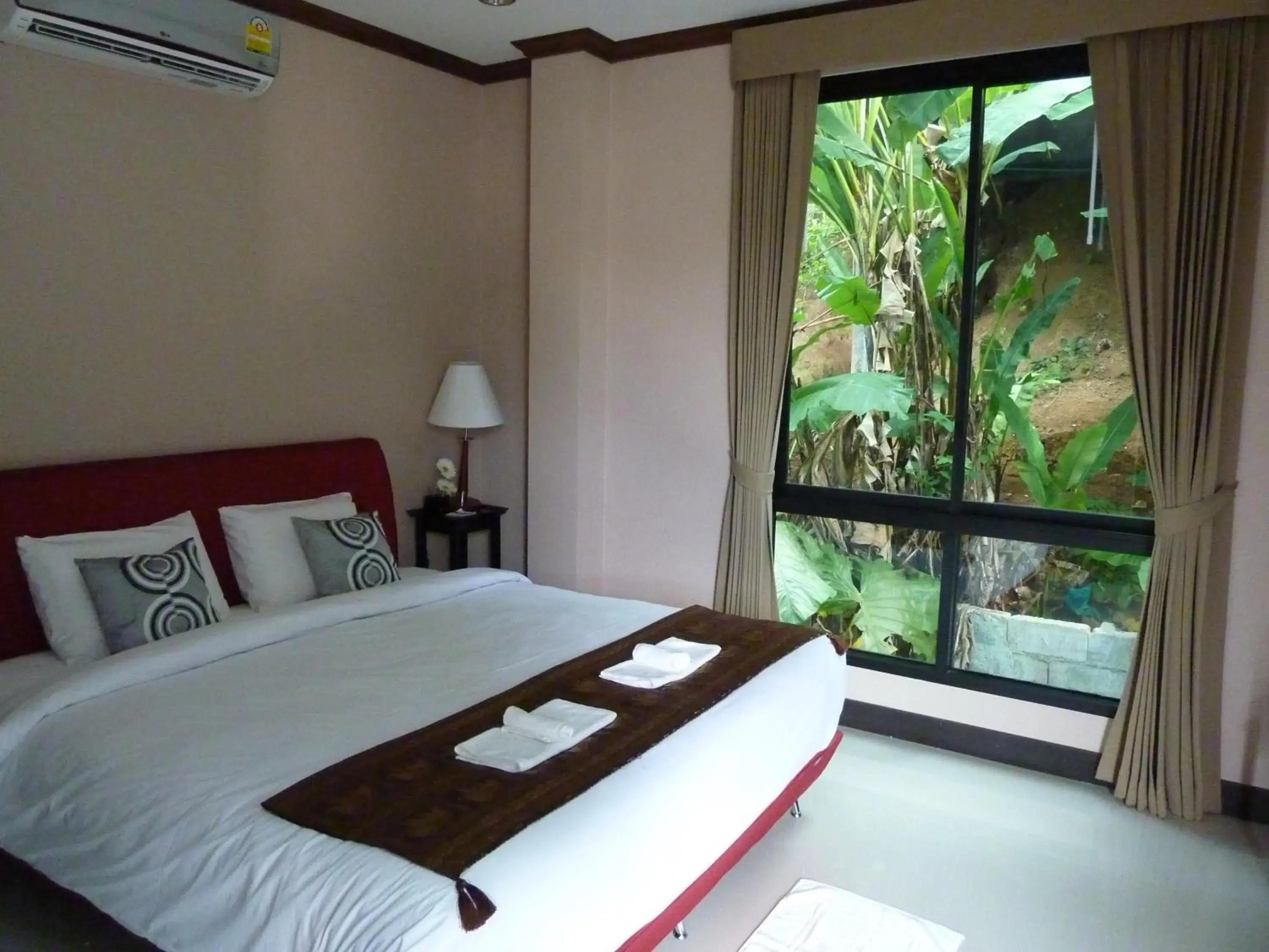 Deluxe Double Room with Balcony in Kata Beachwalk Hotel and Bungalows Deluxe Double Room with Balcony in Kata Beachwalk Hotel and Bungalows