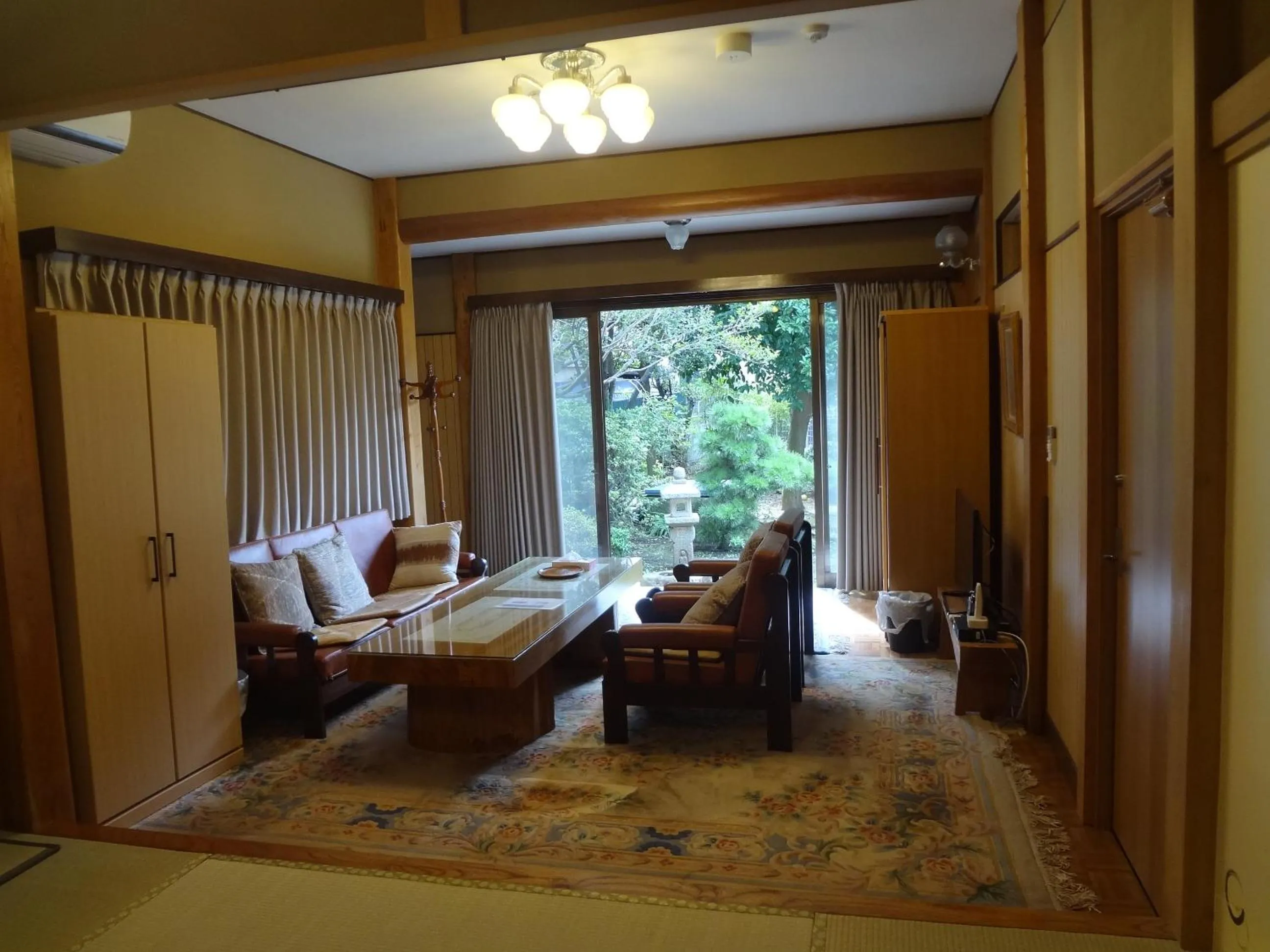 Photo of the whole room in Mokkoan