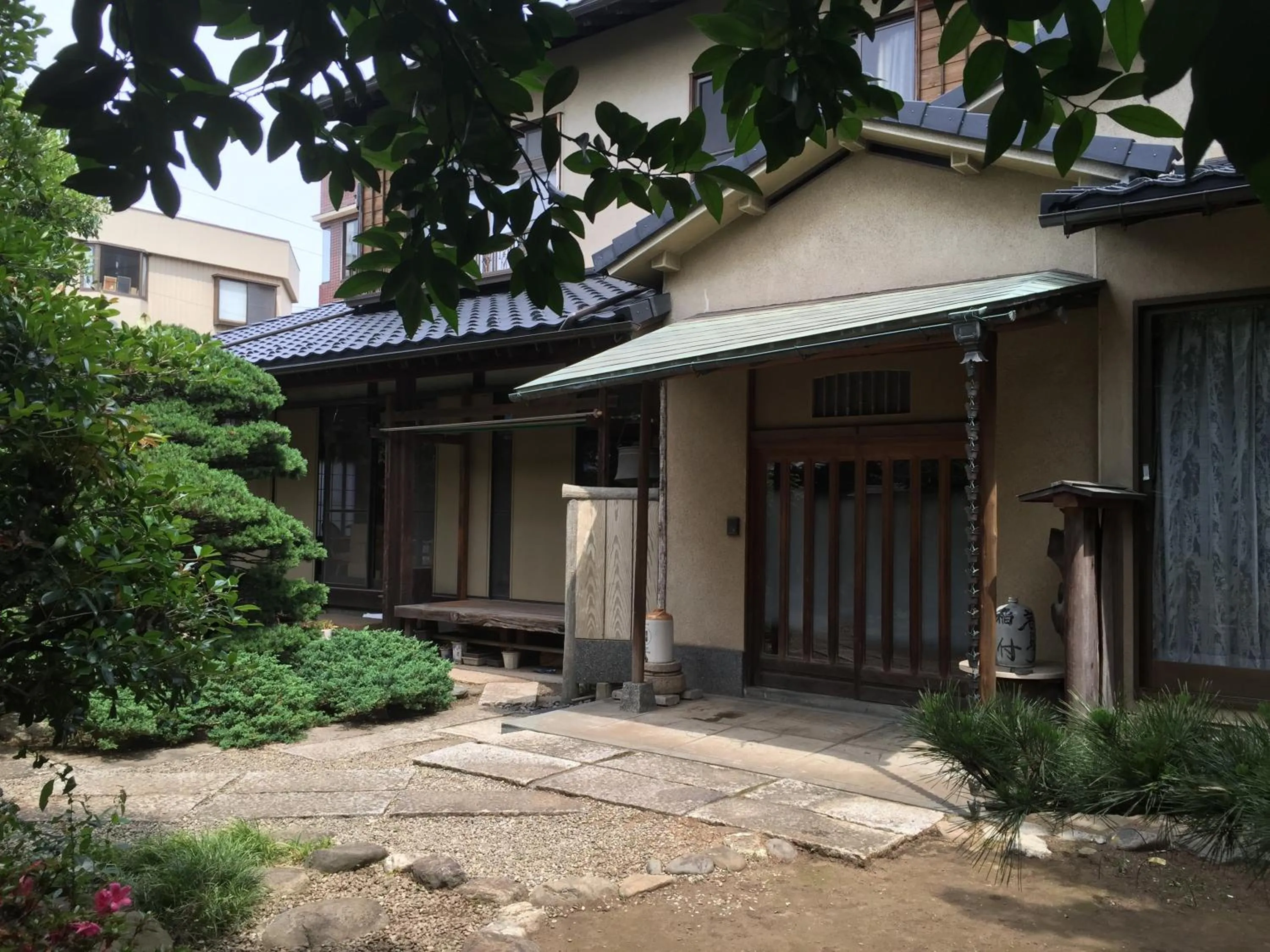 Facade/entrance in Mokkoan