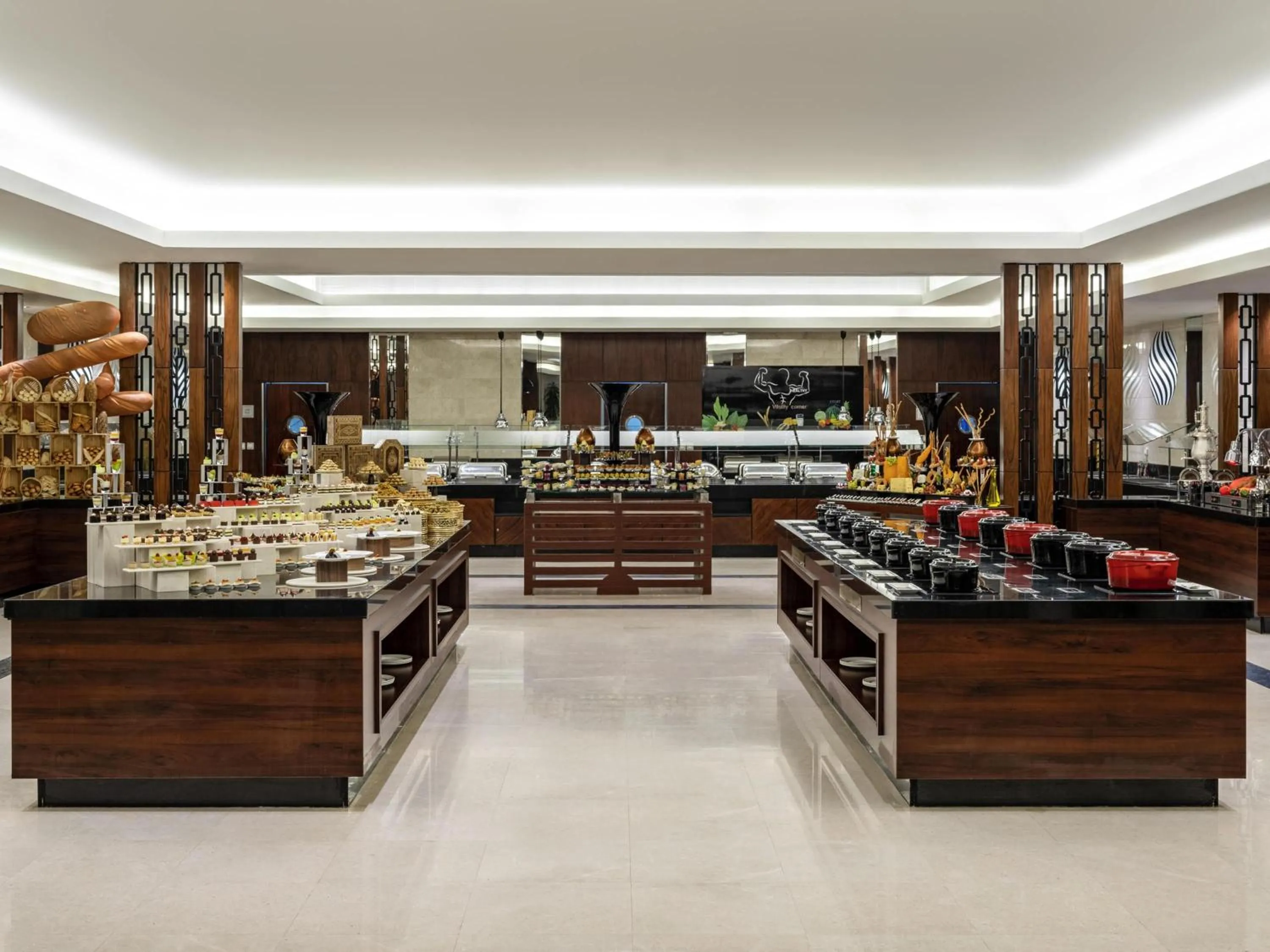 Restaurant/places to eat in Swissotel Al Maqam Makkah