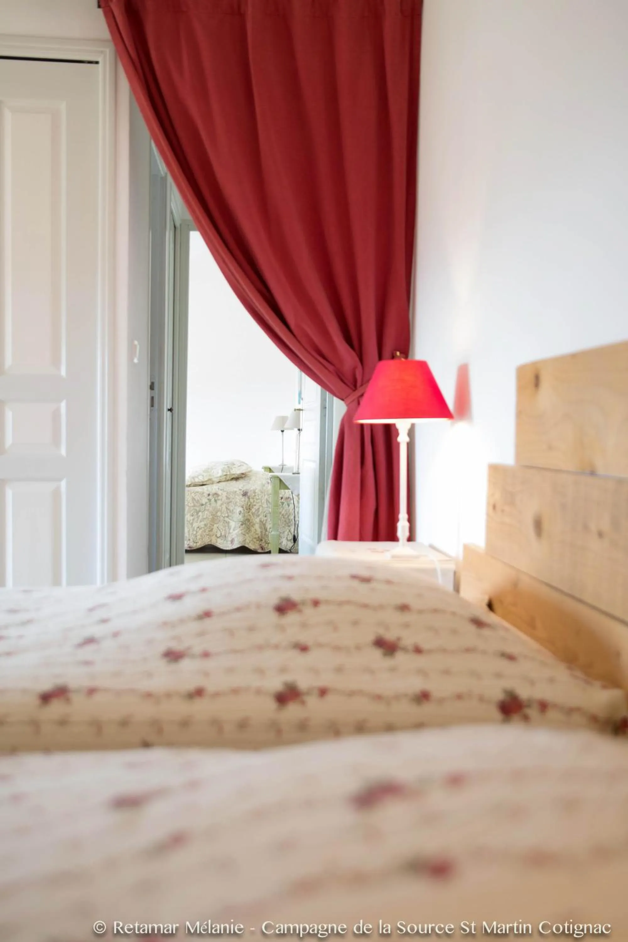 Bedroom in Campagne de la source St Martin B&B