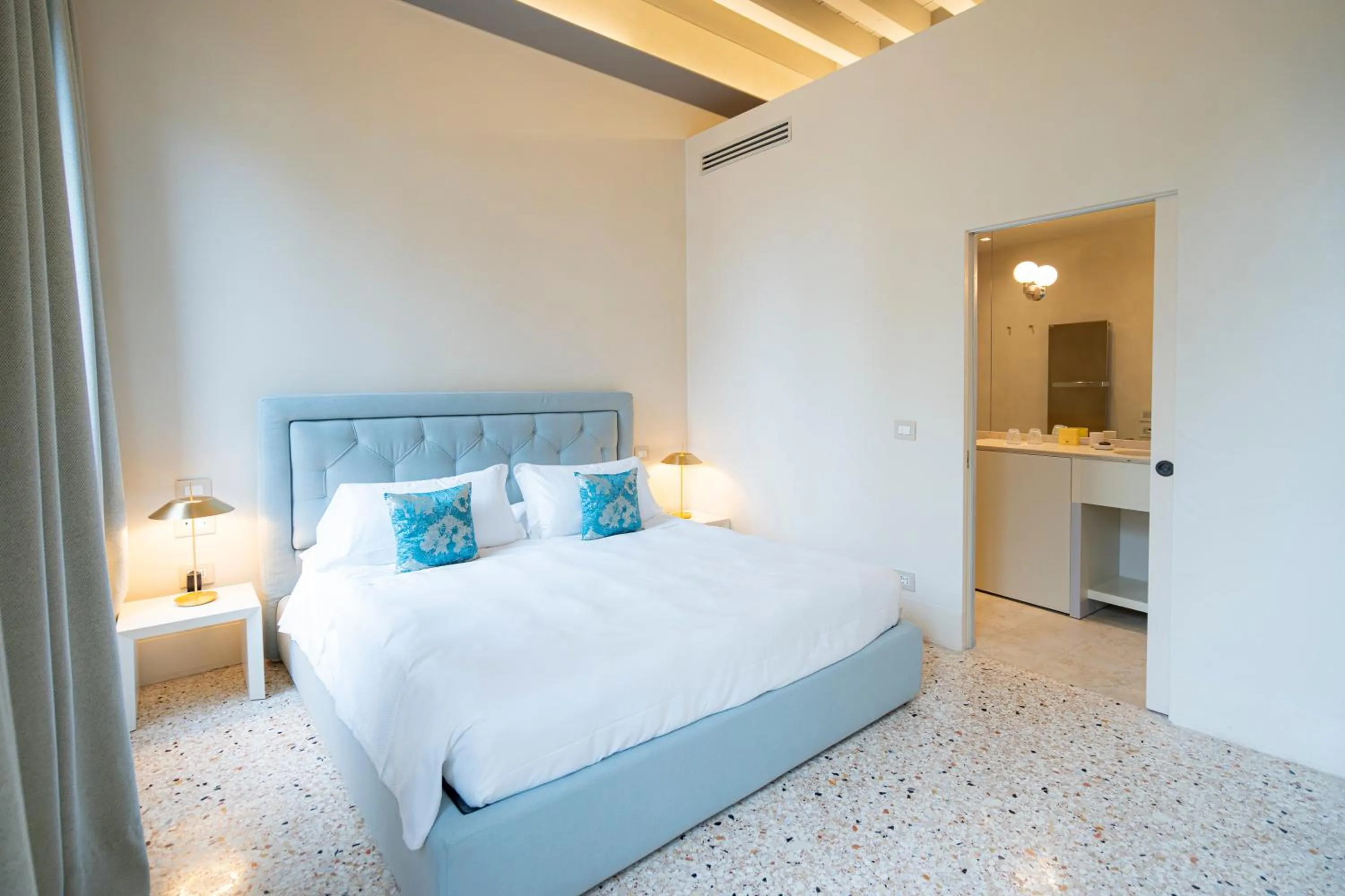 Bed in Palazzo Morosini Degli Spezieri - Lifestyle Apartments